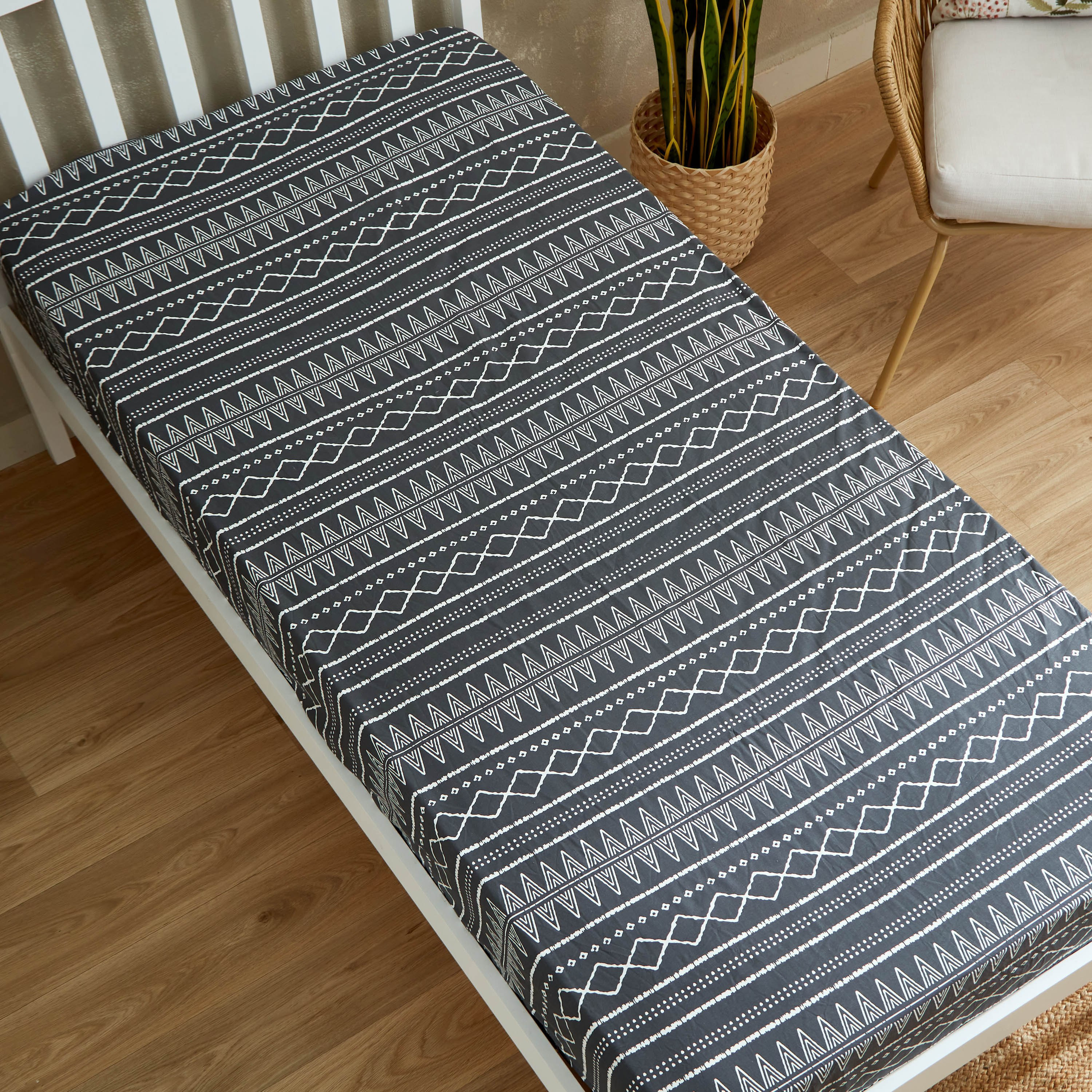 شرشف مطاطي قطن فردي بطبعات كليم أحادية اللون من زايلا - 90 × 200 + 25 سم-hbxhomeware-hbxbedroom-image-3