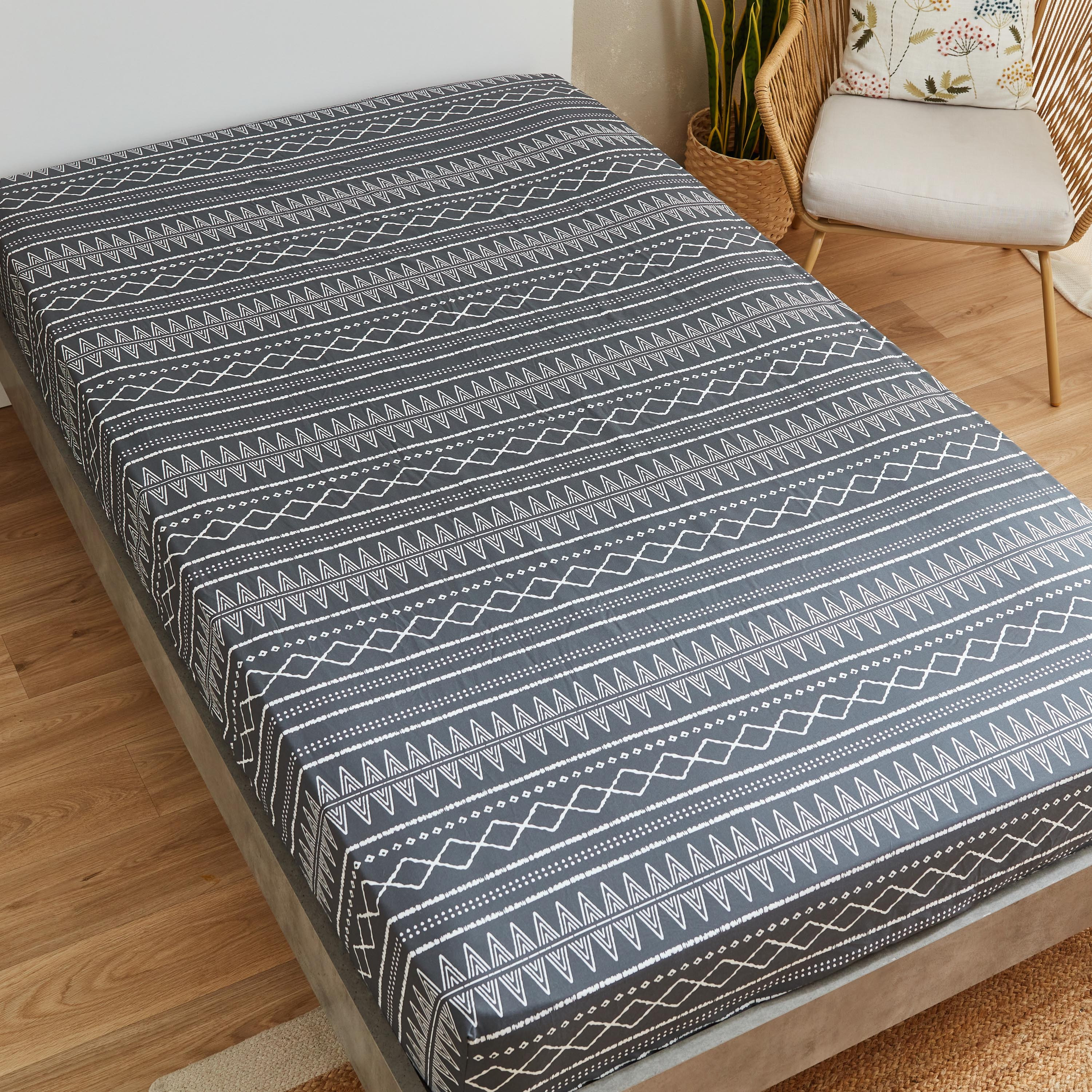 شرشف مطاطي قطن مزدوج بطبعات كليم أحادية اللون من زايلا - 120x200+33 سم-hbxhomeware-hbxbedroom-image-3
