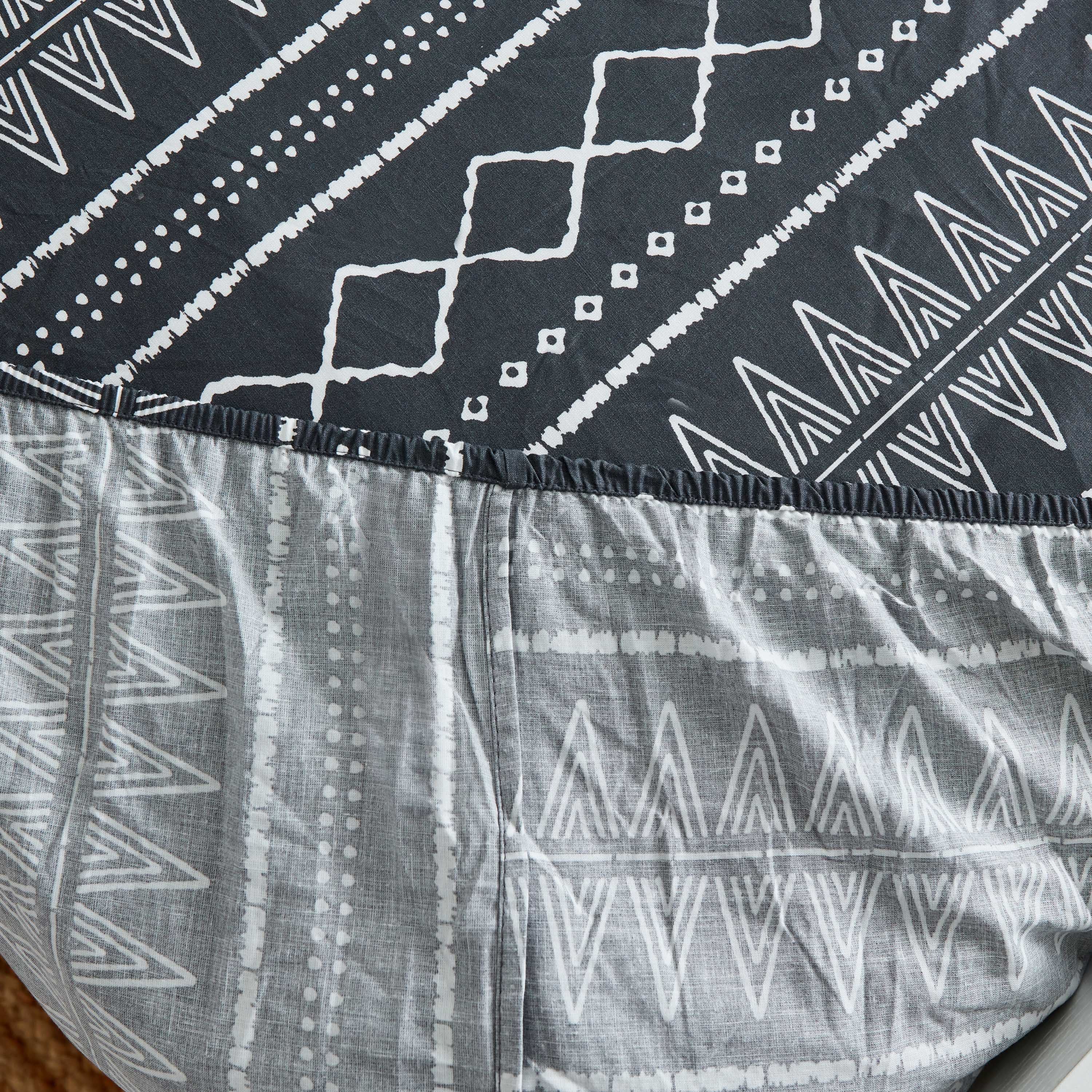 Zayla Monochrome Kilim Print Cotton Queen Fitted Sheet - 150x200+33 cm-hbxhomeware-hbxbedroom-image-5