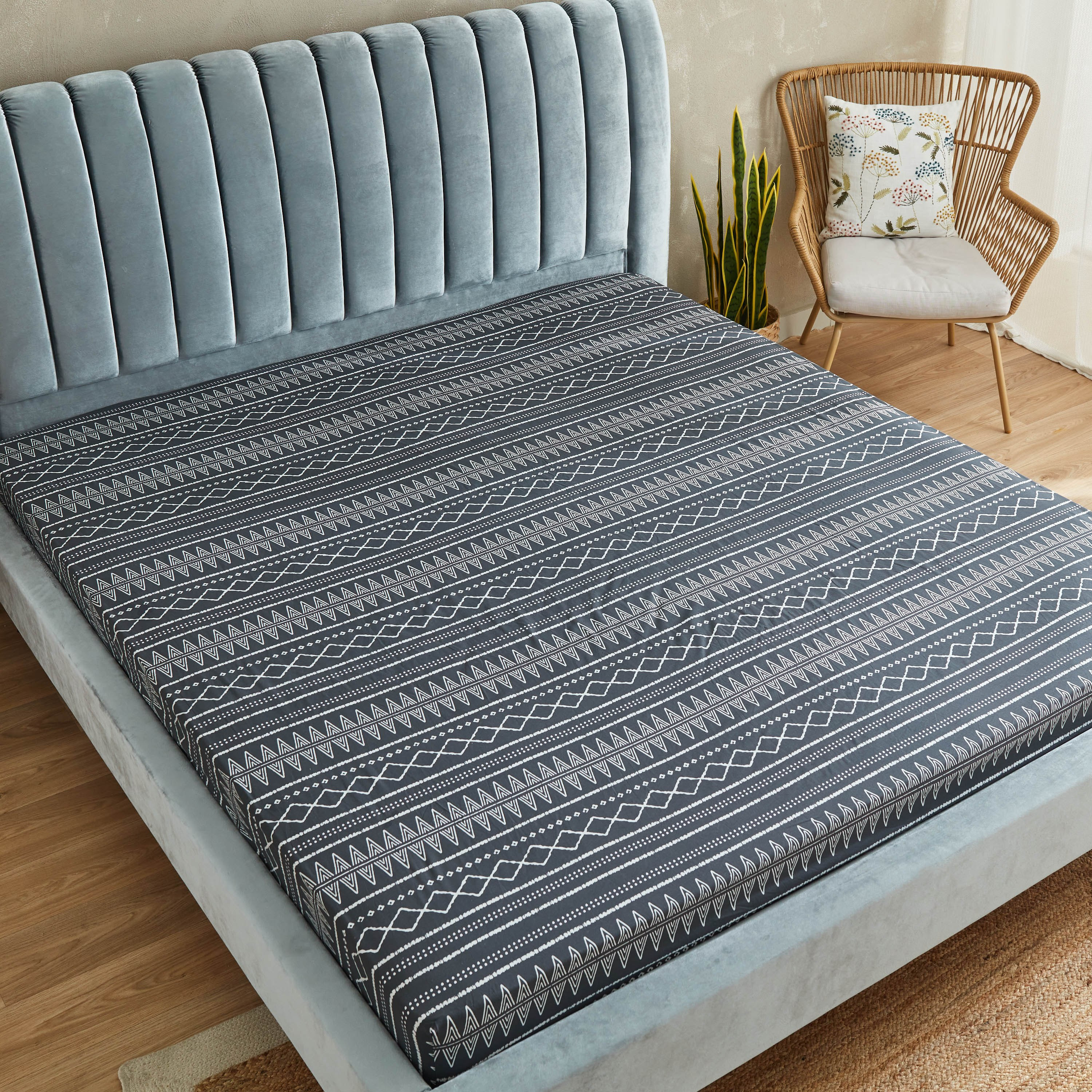شرشف مطاطي قطن كينج بطبعات كليم أحادية اللون من زايلا - 180x200+33 سم-hbxhomeware-hbxbedroom-image-3