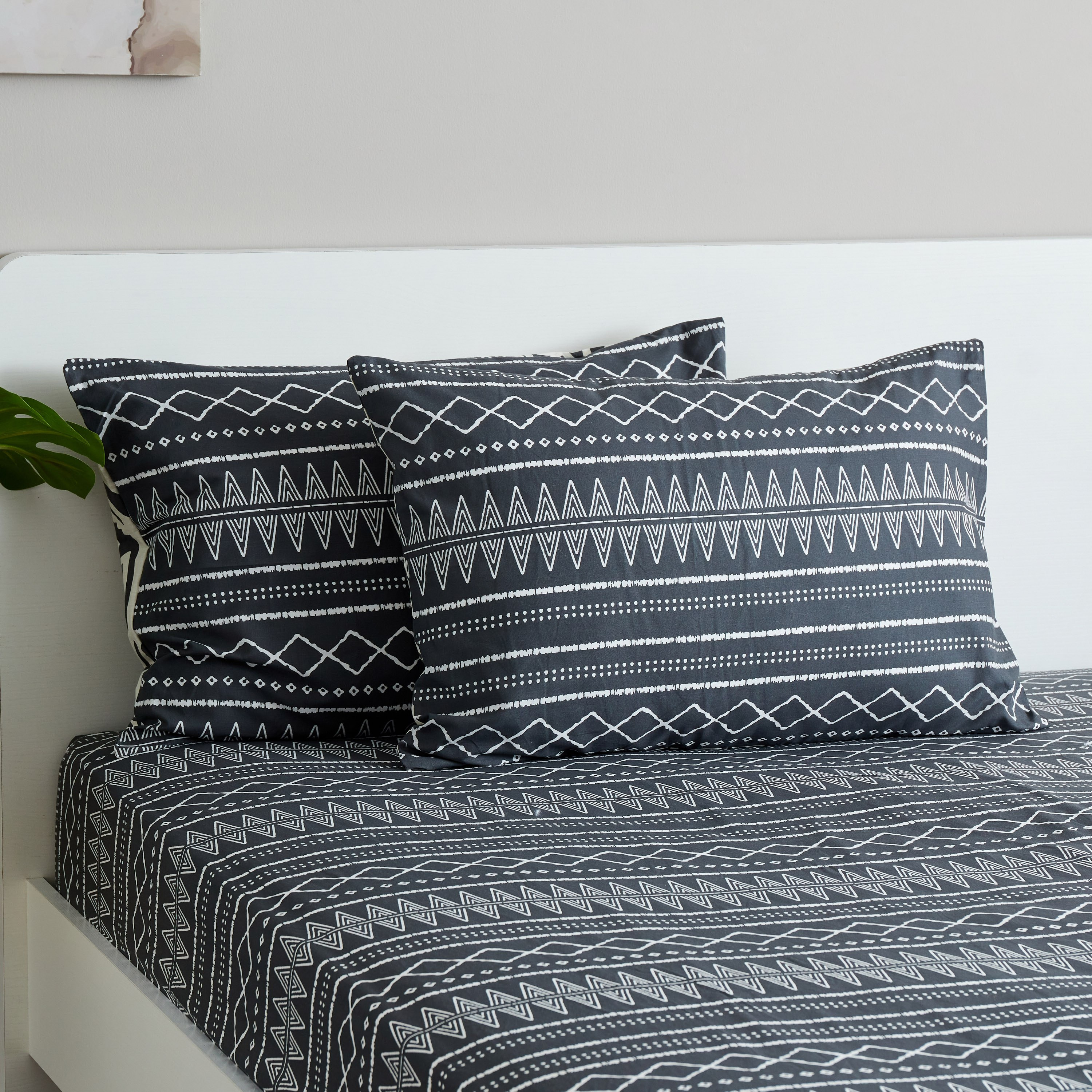 طقم غطاء وسادة أكسفورد قطن بطبعات قطعتين من زايلا - 50x75 سم-hbxhomeware-hbxbedroom-image-1