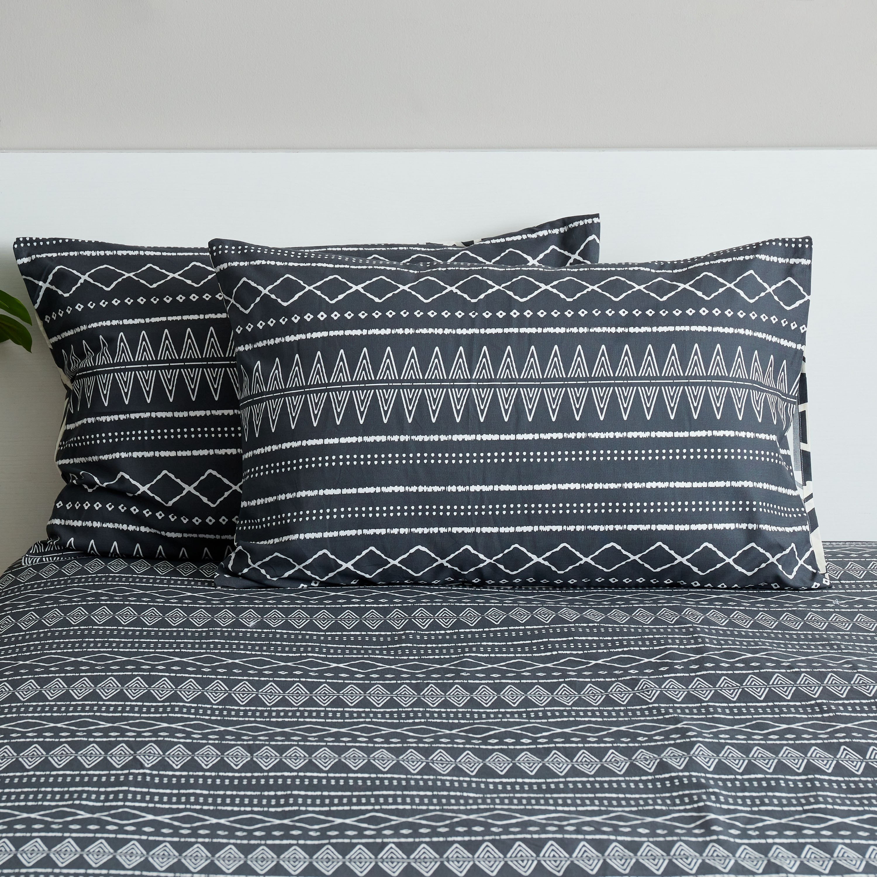 طقم غطاء وسادة أكسفورد قطن بطبعات قطعتين من زايلا - 50x75 سم-hbxhomeware-hbxbedroom-image-2