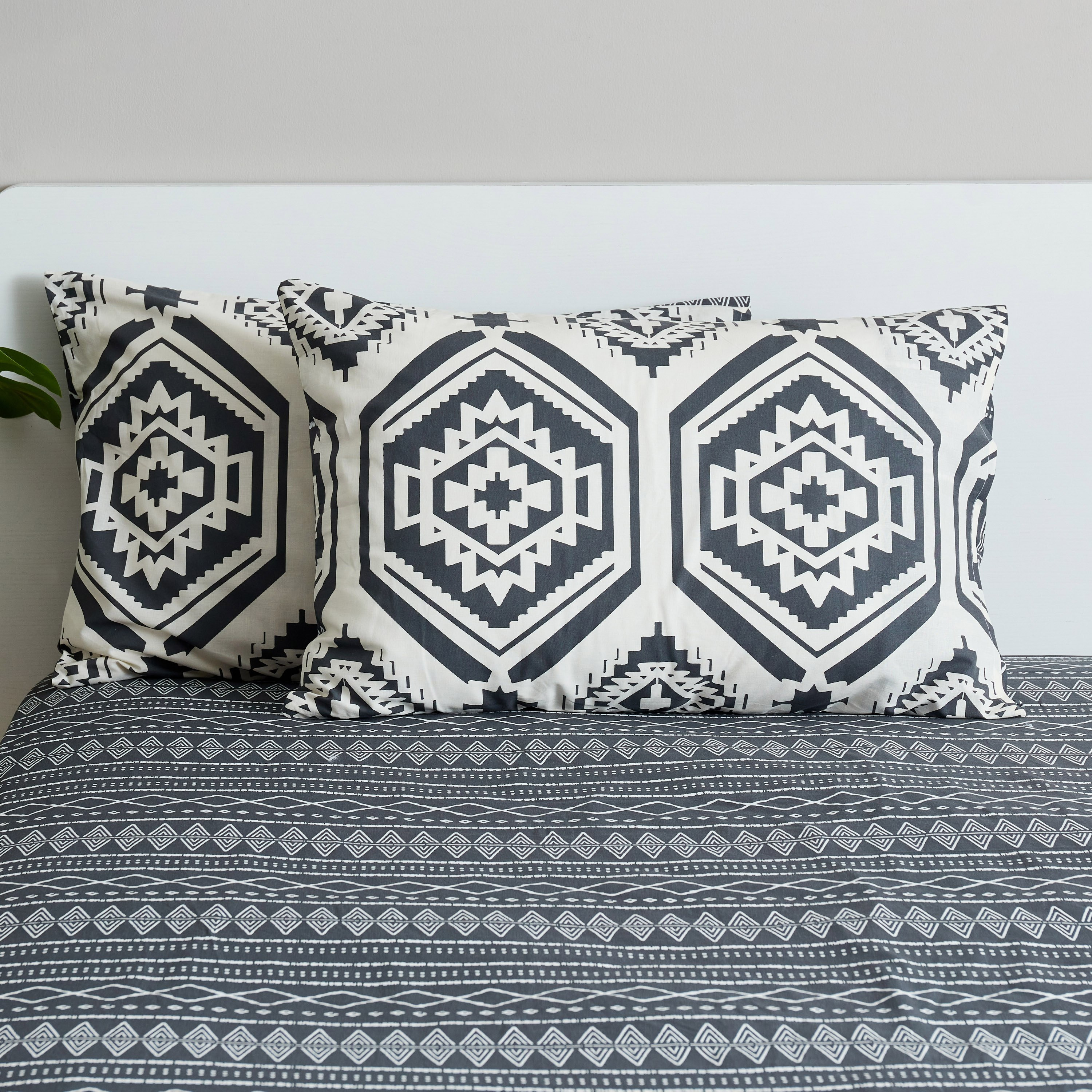 طقم غطاء وسادة أكسفورد قطن بطبعات قطعتين من زايلا - 50x75 سم-hbxhomeware-hbxbedroom-image-3