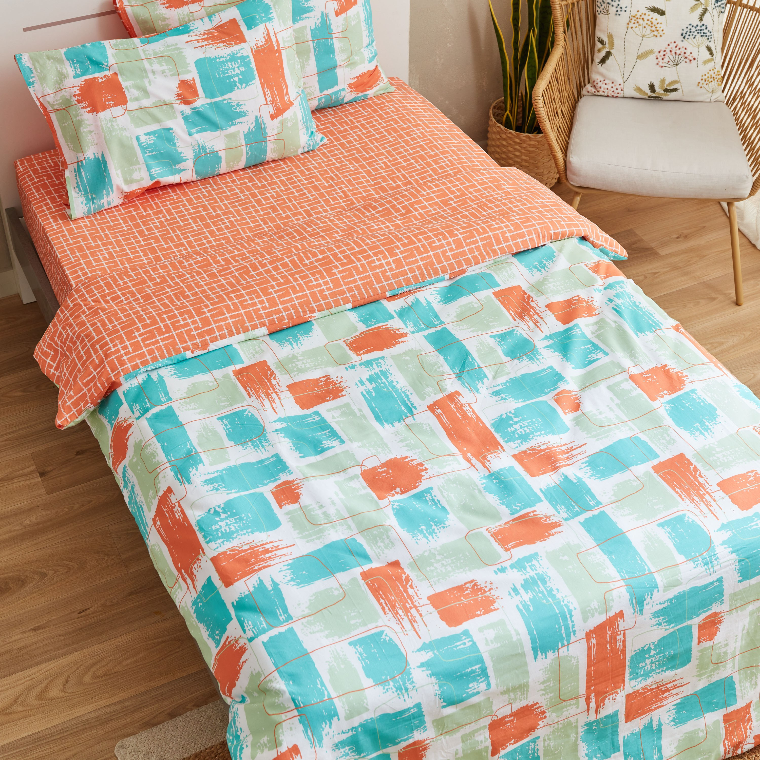 Zayla 4-Piece Abstract Print Reversible Cotton Twin Duvet Cover Set - 160x220 cm-hbxhomeware-hbxdecorandfurnishings-image-5