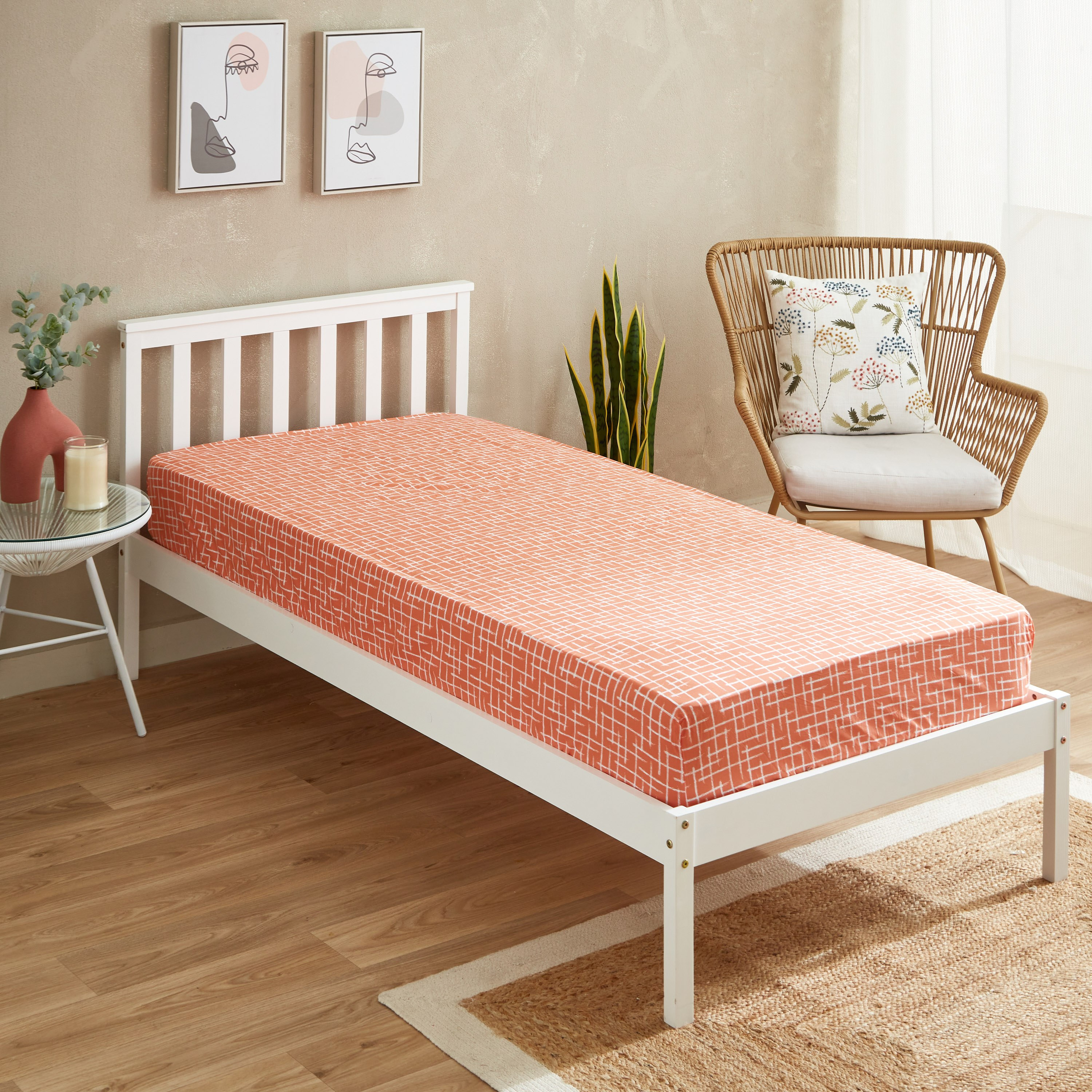 شرشف مطّاطي فردي قطن بطبعات تجريدية من زايلا - 90x200+25 سم-hbxhomeware-hbxbedroom-image-1