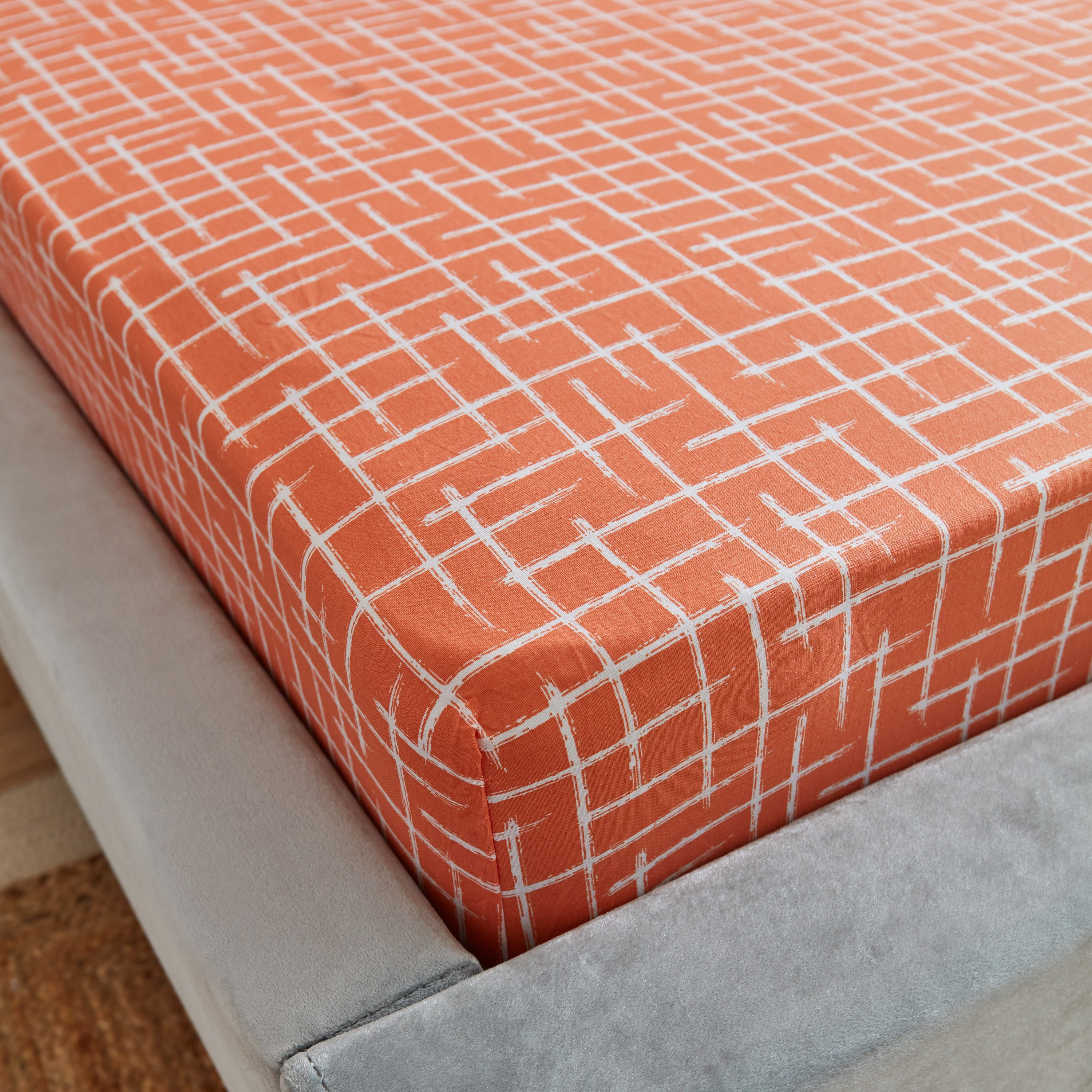 شرشف مطّاطي كينج قطن بطبعات تجريدية من زايلا - 180x200+33 سم-hbxhomeware-hbxbedroom-image-4