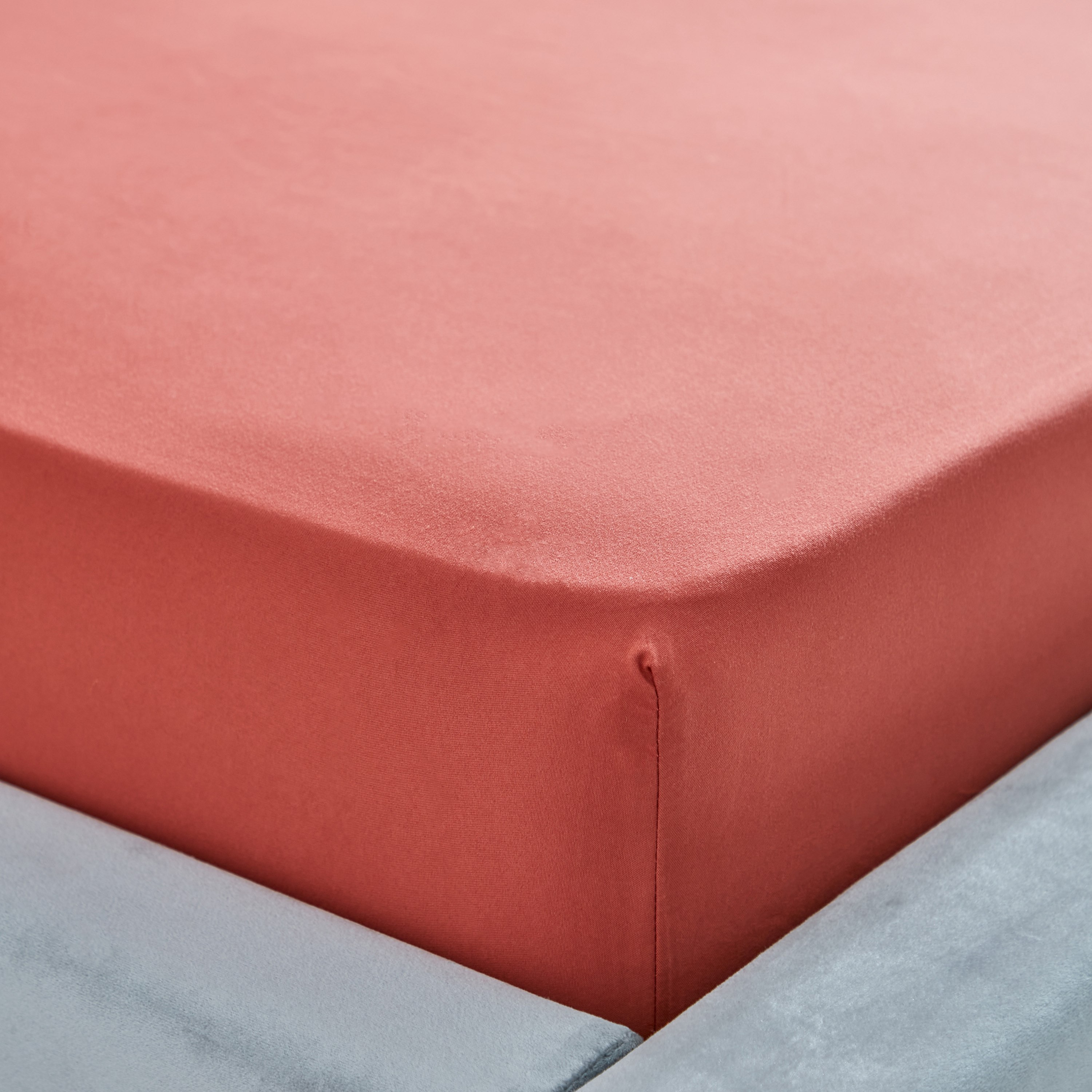 شرشف مطاطي كينج سادة من الألياف الدقيقة من ديربي - 180x200+25 سم-hbxhomeware-hbxbedroom-image-6