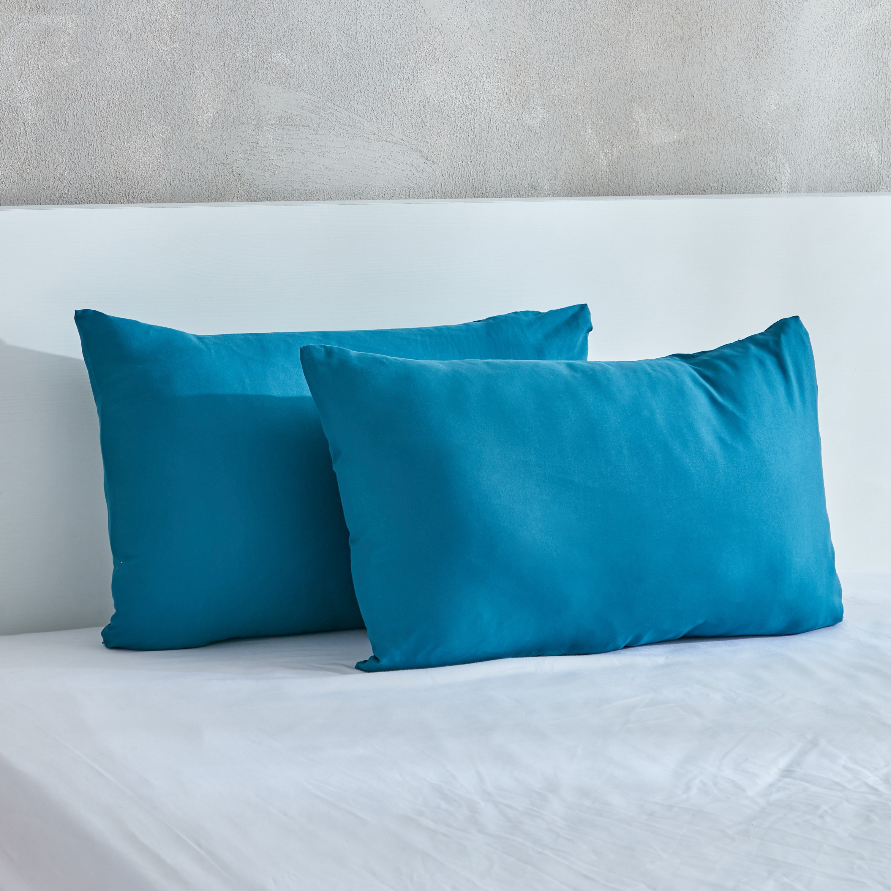 طقم غطاء وسادة ألياف دقيقة سادة قطعتين من ديربي - 45x70 سم-hbxhomeware-hbxbedroom-image-2