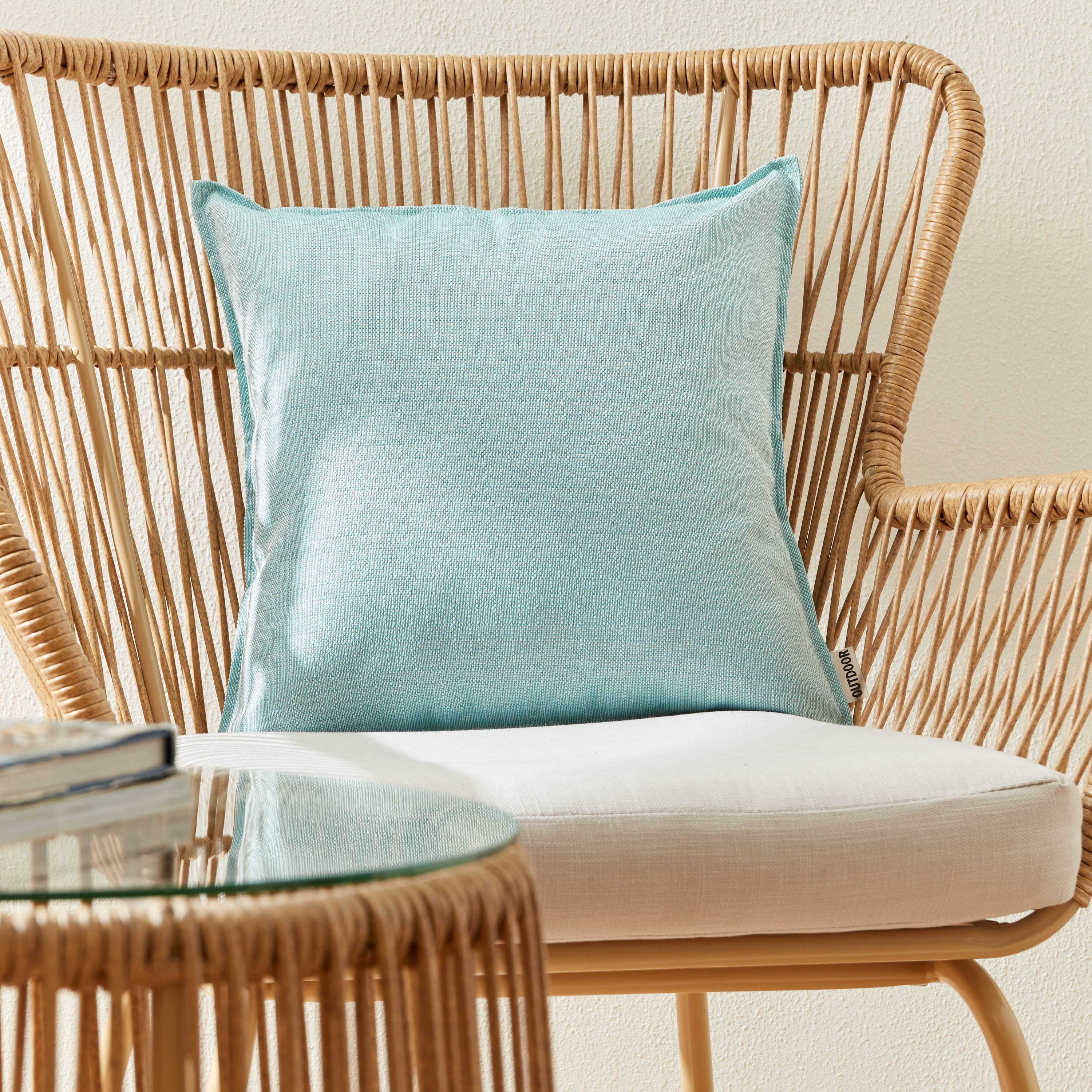 وسادة محشوة سادة للمساحات الخارجية من هيرينجتون - 45x45 سم-hbxlivingroom-furnishings-cushionsandcovers-filledcushions-image-1