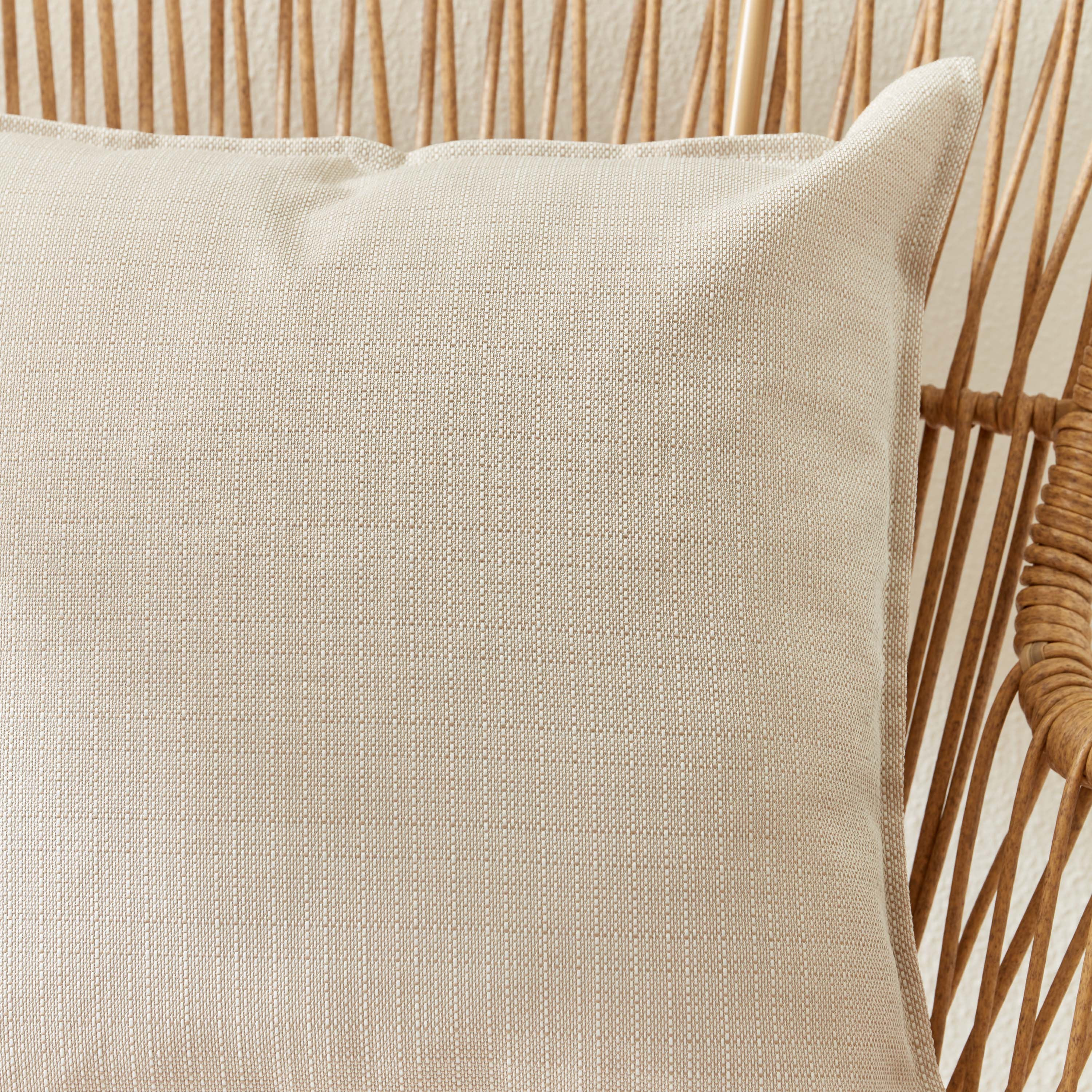 وسادة محشوة سادة للمساحات الخارجية من هيرينجتون - 45x45 سم-hbxlivingroom-furnishings-cushionsandcovers-filledcushions-image-2