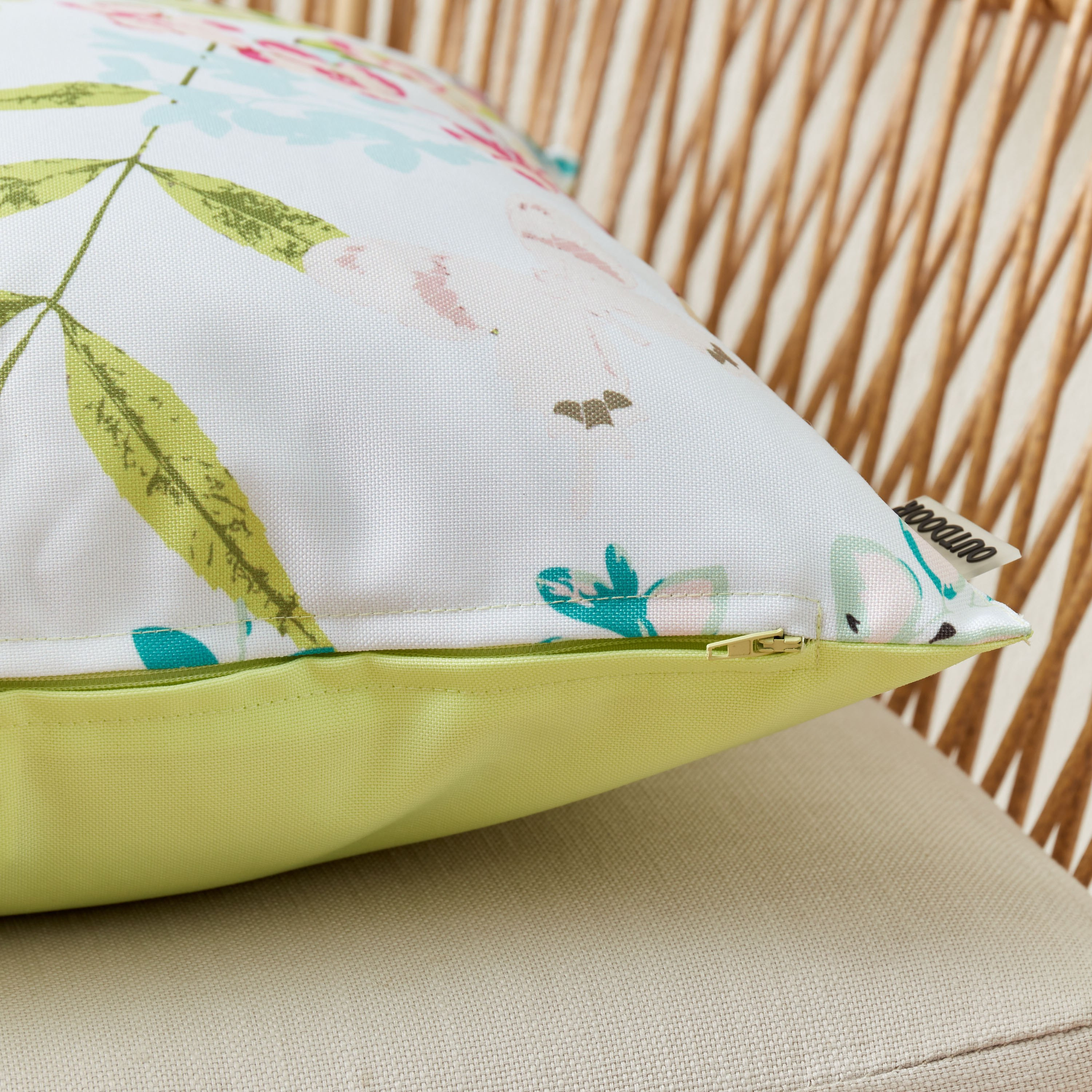 غطاء وسادة خارجي بطبعات جاردينيا - 45x45 سم-hbxhomeware-cushionsandcovers-cushioncovers-image-3