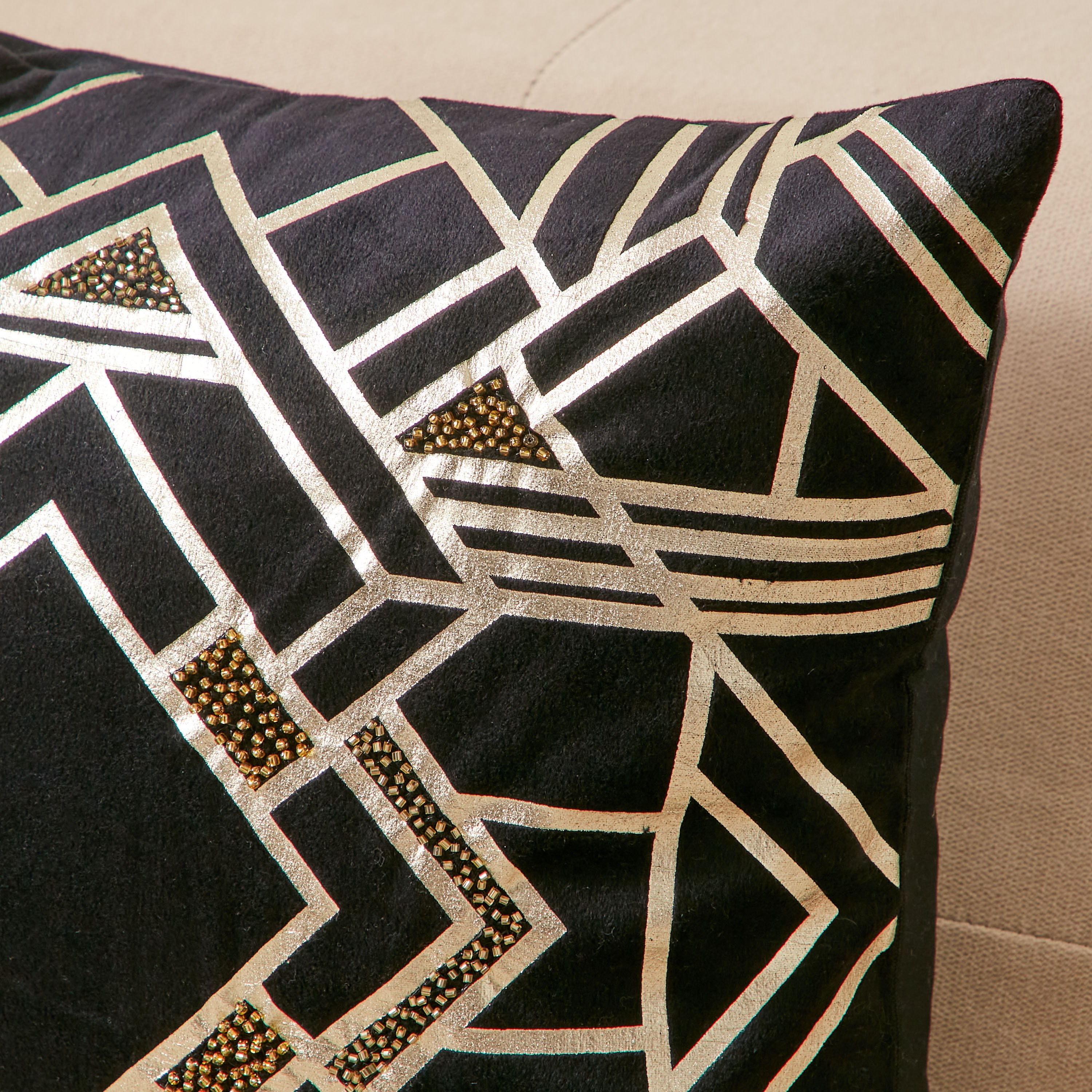 غطاء وسادة بطبعات رقائق معدنية وخرز من جيما بيجاو - 45x45 سم-hbxhomeware-cushionsandcovers-cushioncovers-image-2