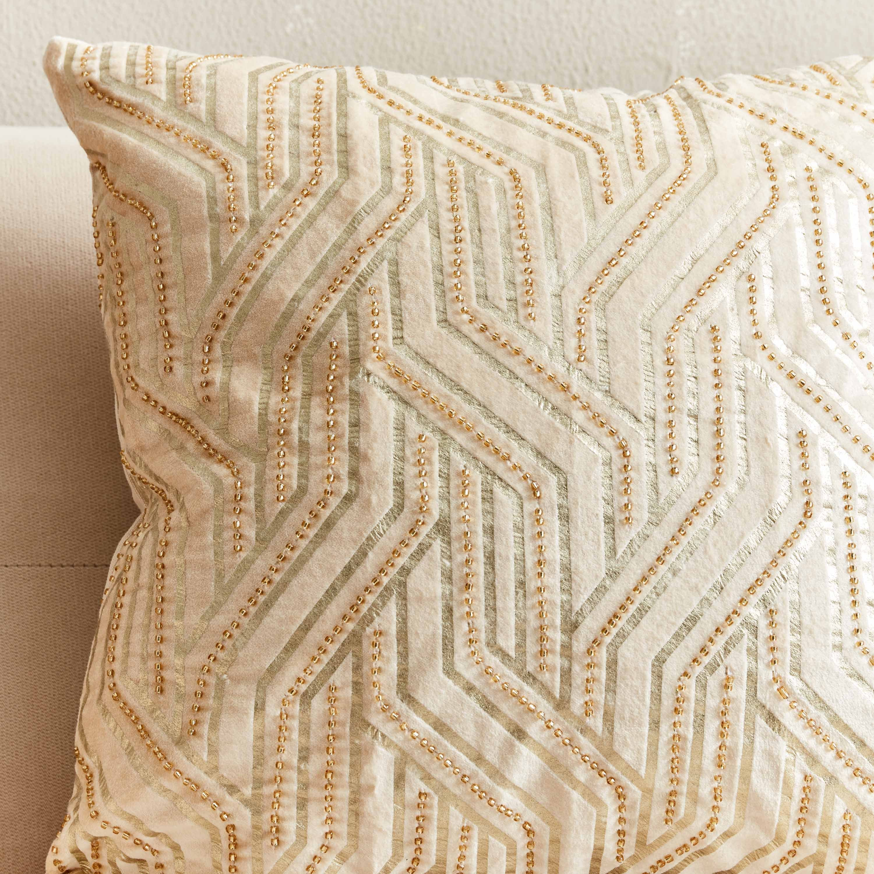 غطاء وسادة مخملي مزين من بترا - 45x45 سم-hbxhomeware-cushionsandcovers-cushioncovers-image-2
