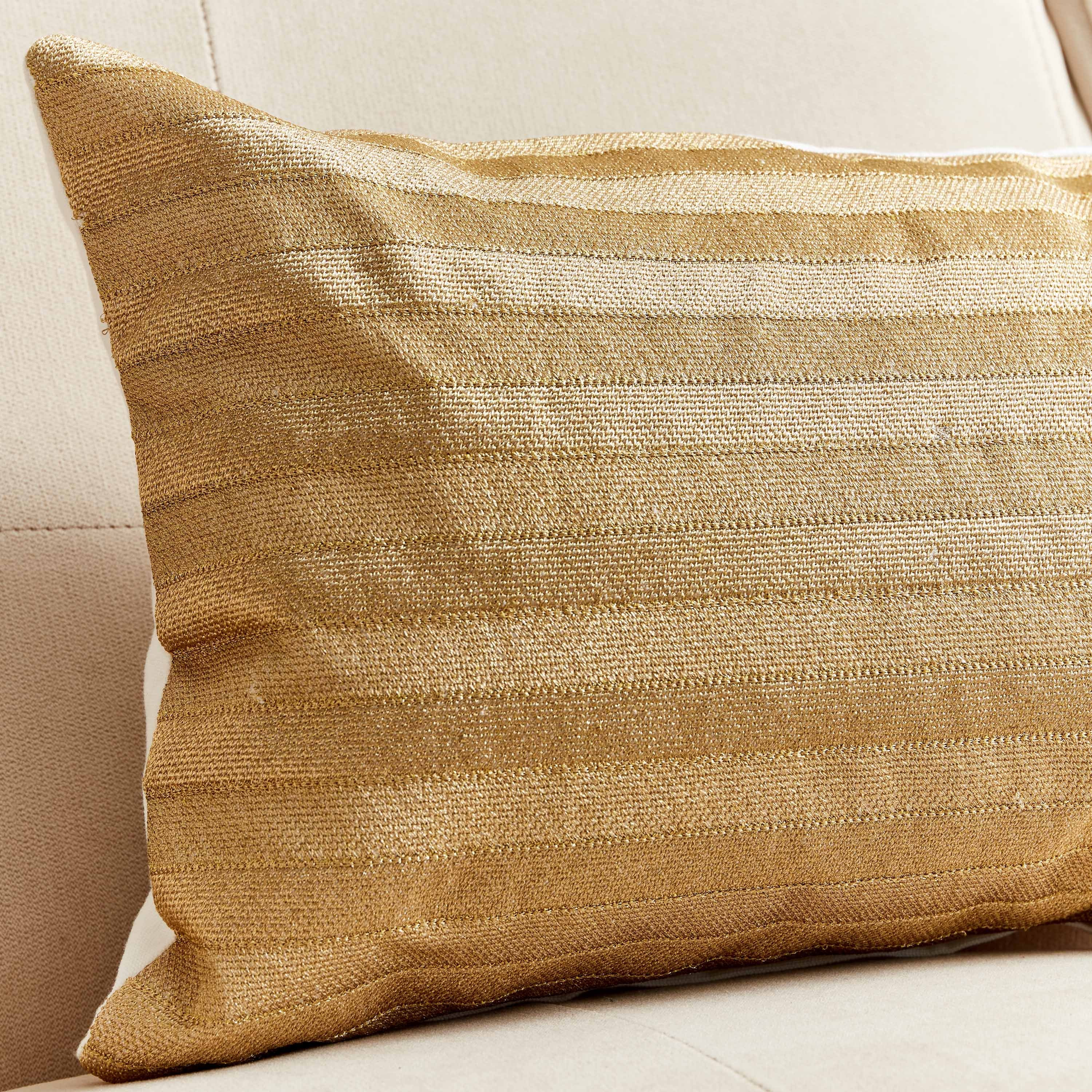 وسادة محشوة مطرّزة من بيترا - 30x50 سم-PROMO_HB_AE_B2G2_011025-image-2