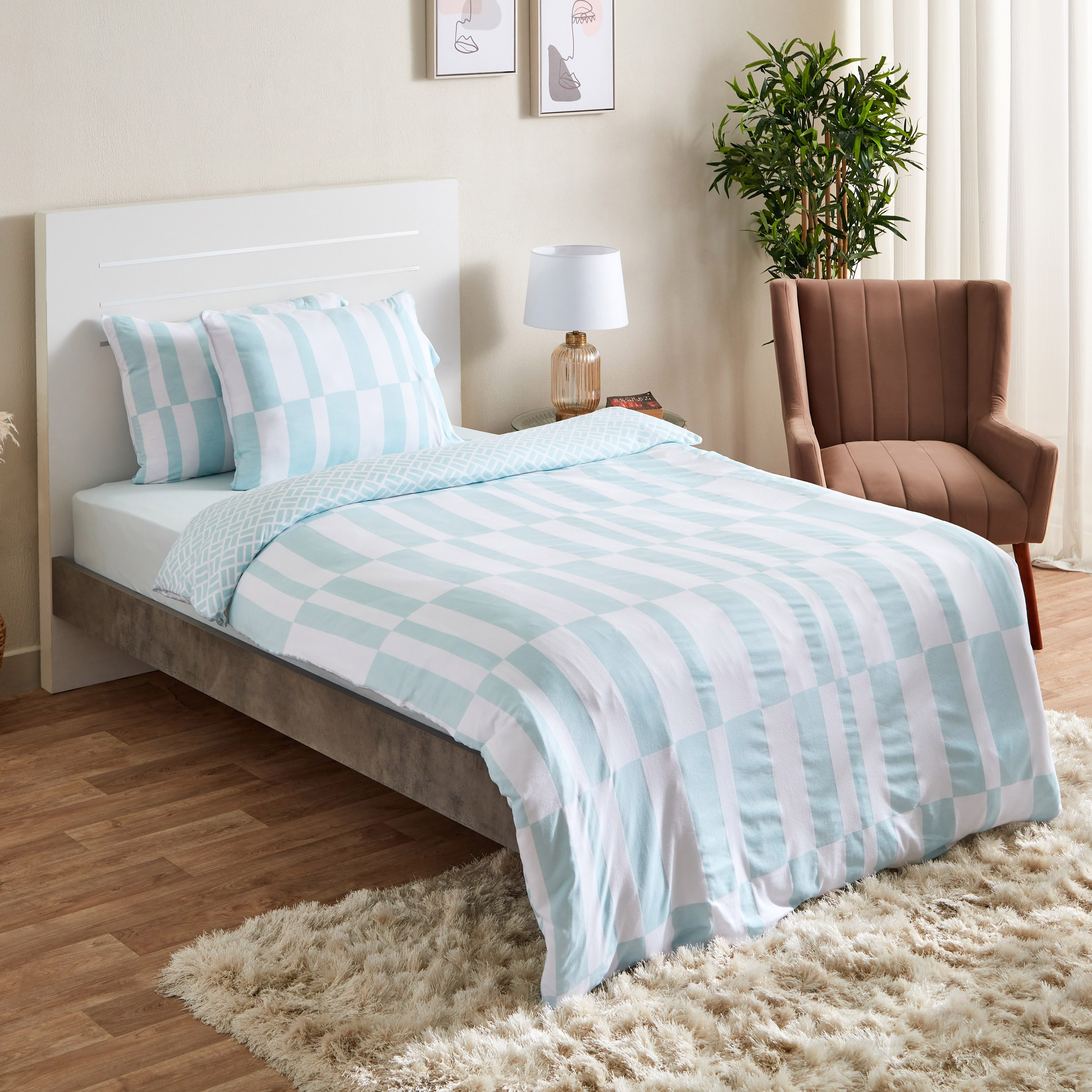 طقم غطاء لحاف مزدوج جيرسي يستخدم على الوجهين بطبعات 4 قطع من سوبر سوفت - 160x220 سم-hbxhomeware-hbxdecorandfurnishings-image-1