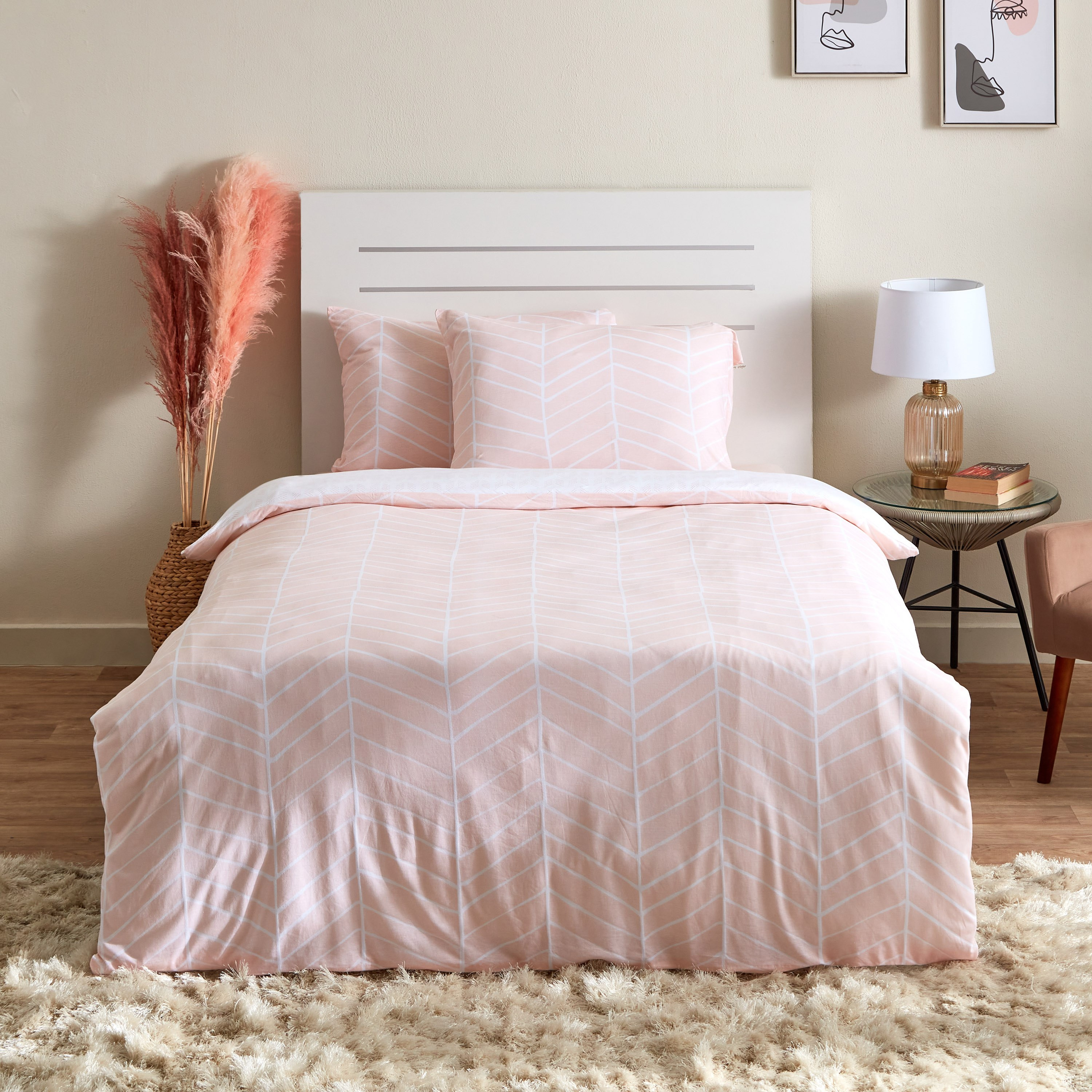 طقم لحاف مزدوج جيرسي بطبعات شيفرون قابل للانعكاس 4 قطع من سوبر سوفت - 160x220 سم-hbxhomeware-hbxdecorandfurnishings-image-2