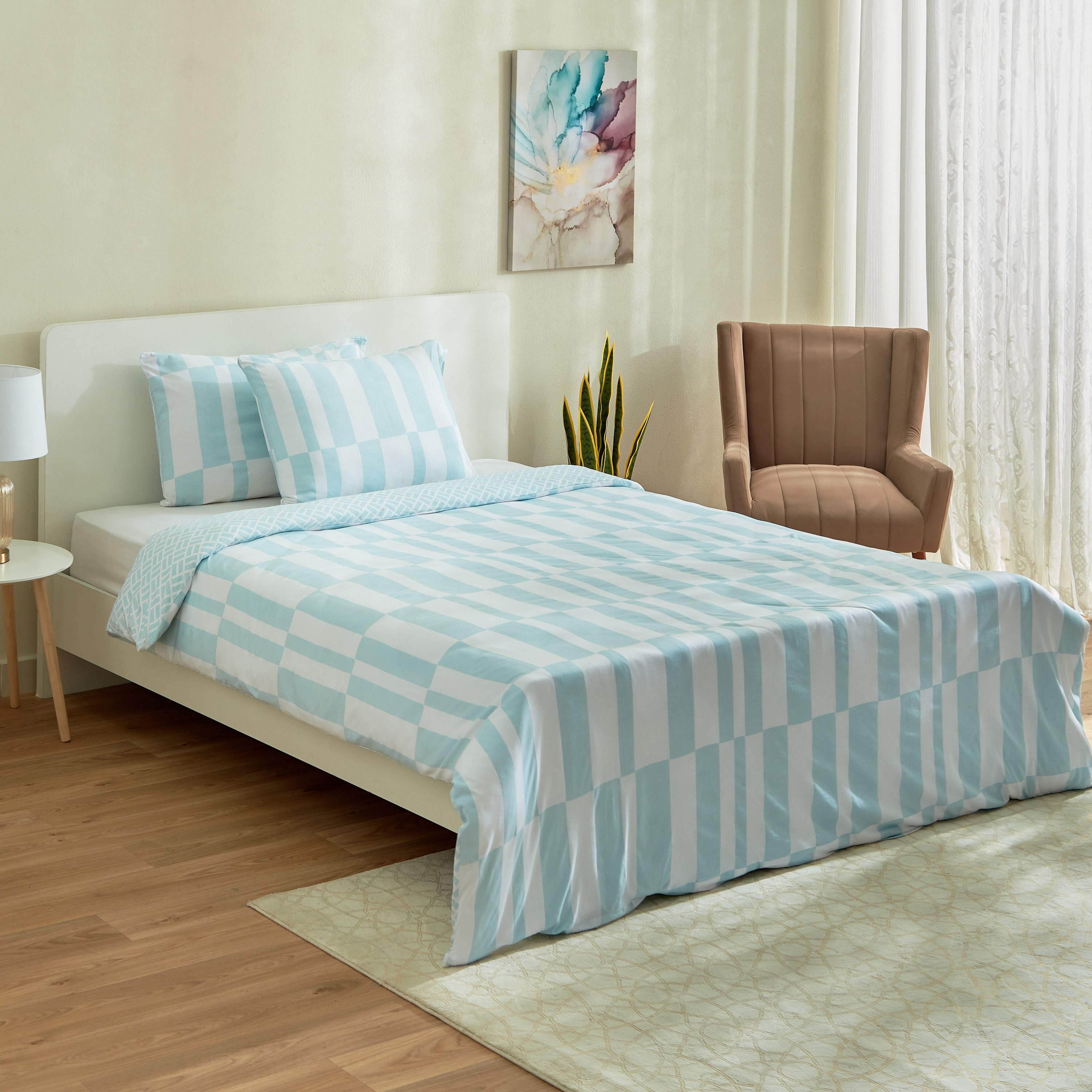 طقم لحاف وغطاء لحاف جيرسي كوين يستخدم على الوجهين بطبعات 4 قطع من سوبر سوفت - 200x240 سم-hbxhomeware-hbxdecorandfurnishings-image-1