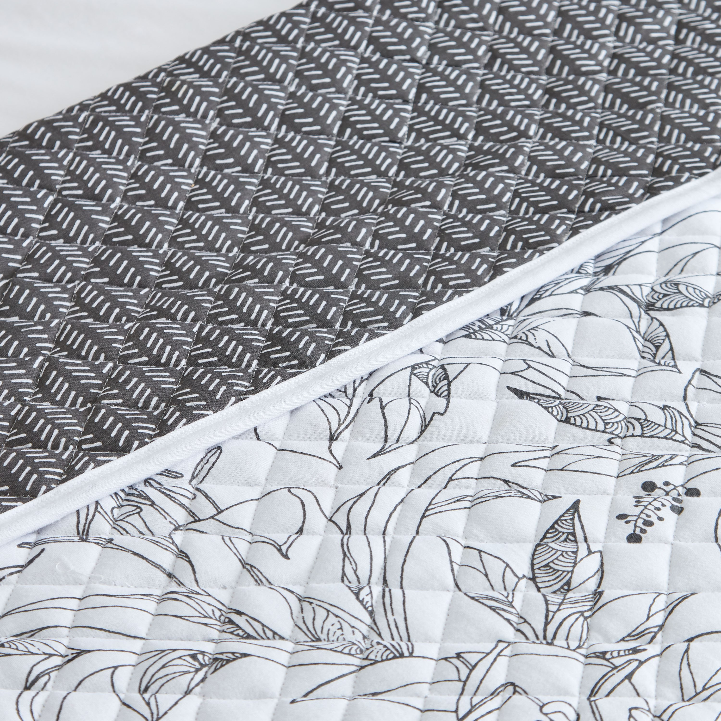 مفرش سرير جيرسي مزدوج بطبعات أزهار الليلي من سوبر سوفت - 150x200 سم-hbxdecorandfurnishings-bedding-bedspreadsandquilts-image-4