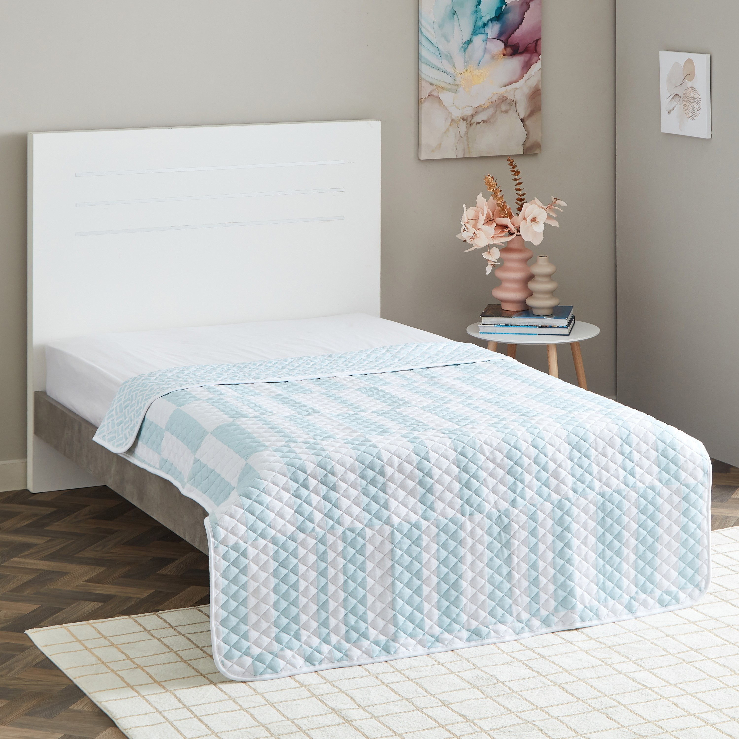 مفرش سرير مزدوج جيرسي بطبعات من سوبر سوفت - 150x200 سم-hbxdecorandfurnishings-bedding-bedspreadsandquilts-image-1