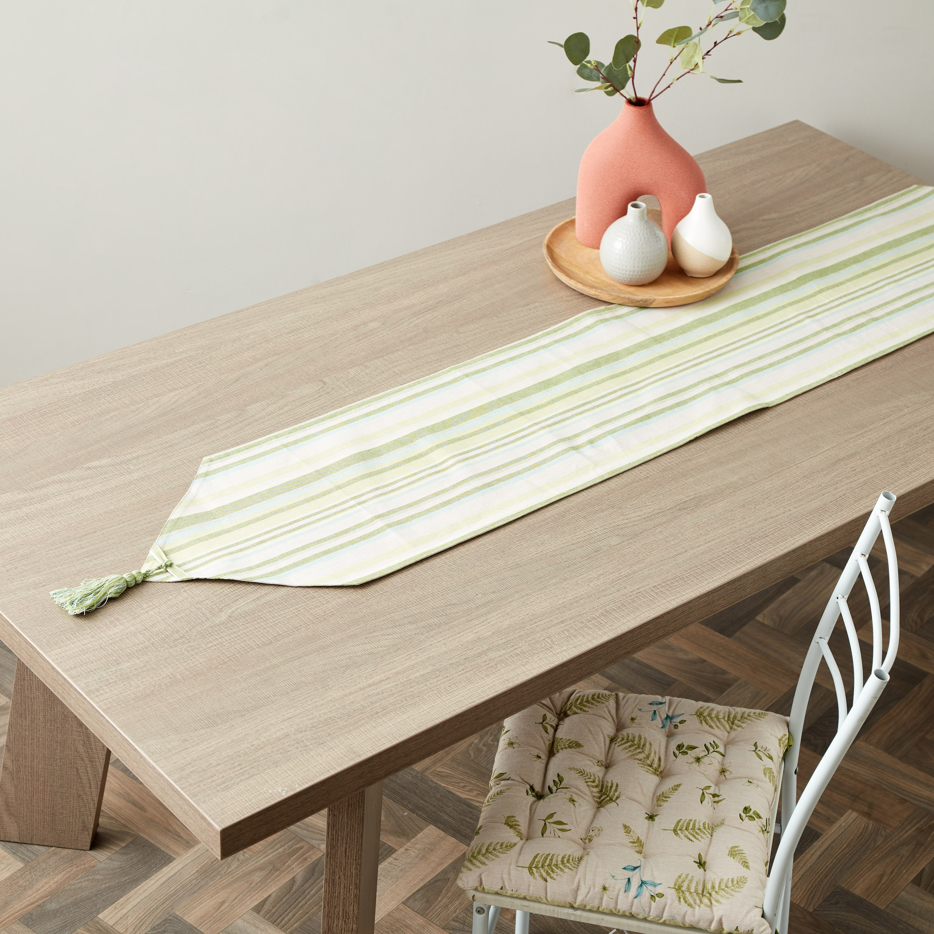 مفرش طاولة يُستخدم على الوجهين افيريل بوتانيك من بايتون - 33x180 سم-hbxdecorandfurnishings-homefurnishings-tablelinens-image-2