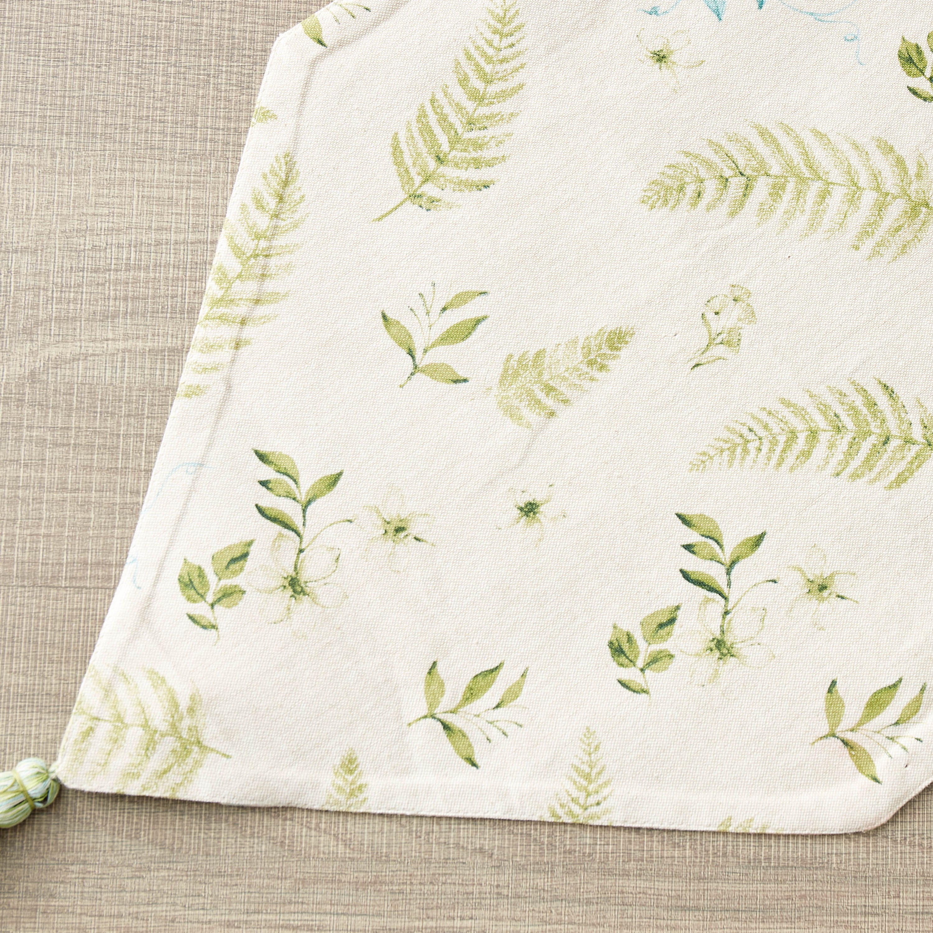مفرش طاولة يُستخدم على الوجهين افيريل بوتانيك من بايتون - 33x180 سم-hbxdecorandfurnishings-homefurnishings-tablelinens-image-4