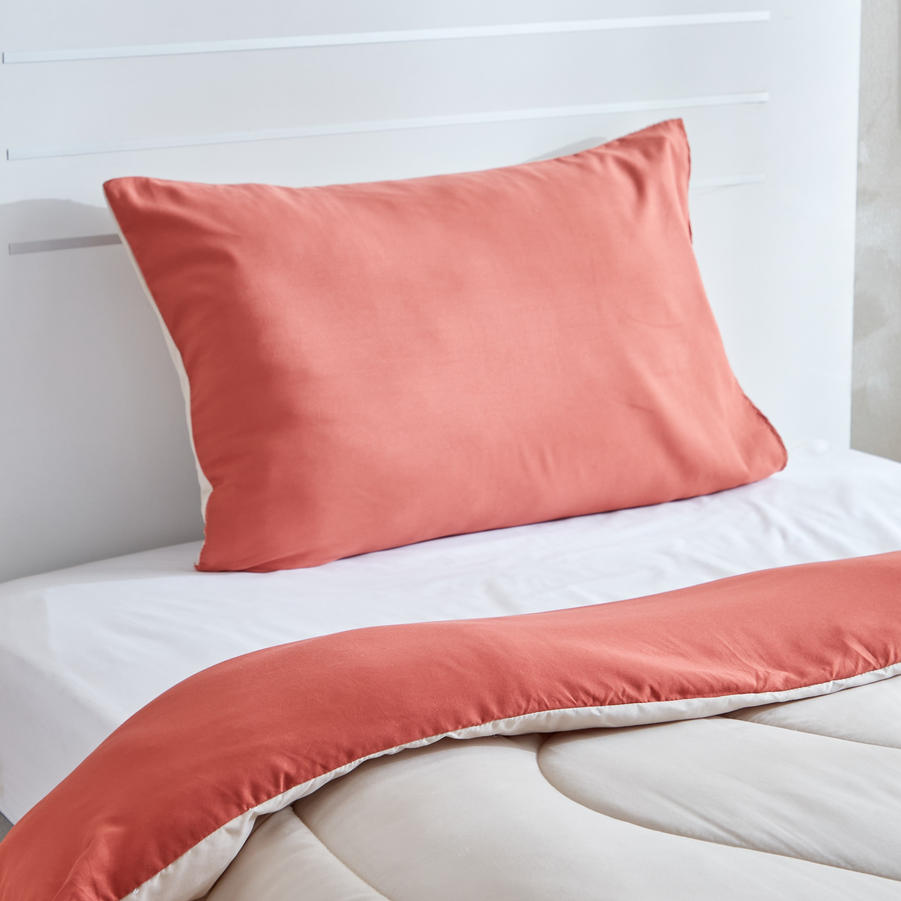 طقم لحاف مزدوج ألياف دقيقة يستخدم على الوجهين قطعتين من ديربي - 160x220 سم-hbxkidsandyouth-beddingandfurnishings-comfortersets-image-4
