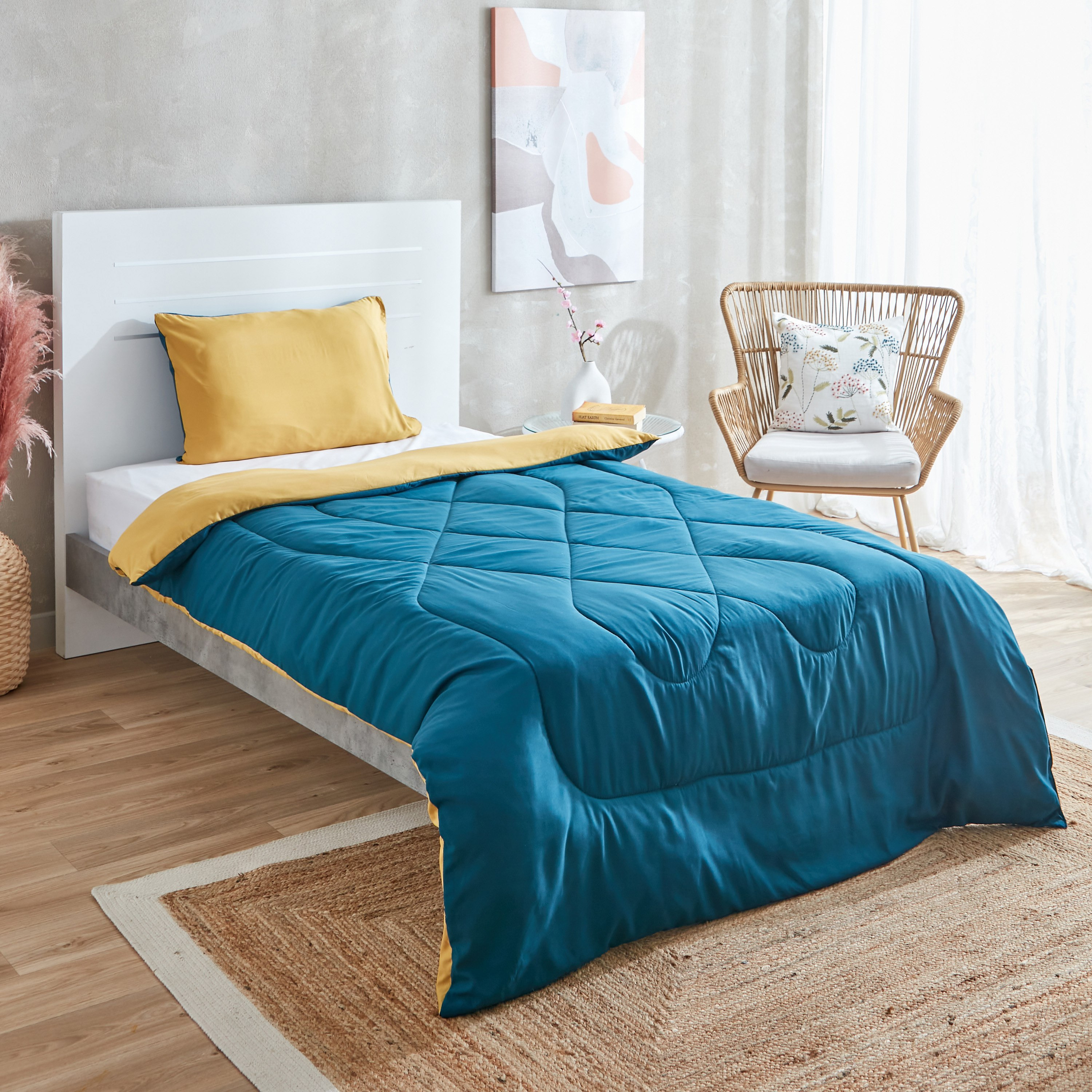طقم لحاف مزدوج ألياف دقيقة يستخدم على الوجهين قطعتين من ديربي - 160x220 سم-hbxkidsandyouth-beddingandfurnishings-comfortersets-image-1
