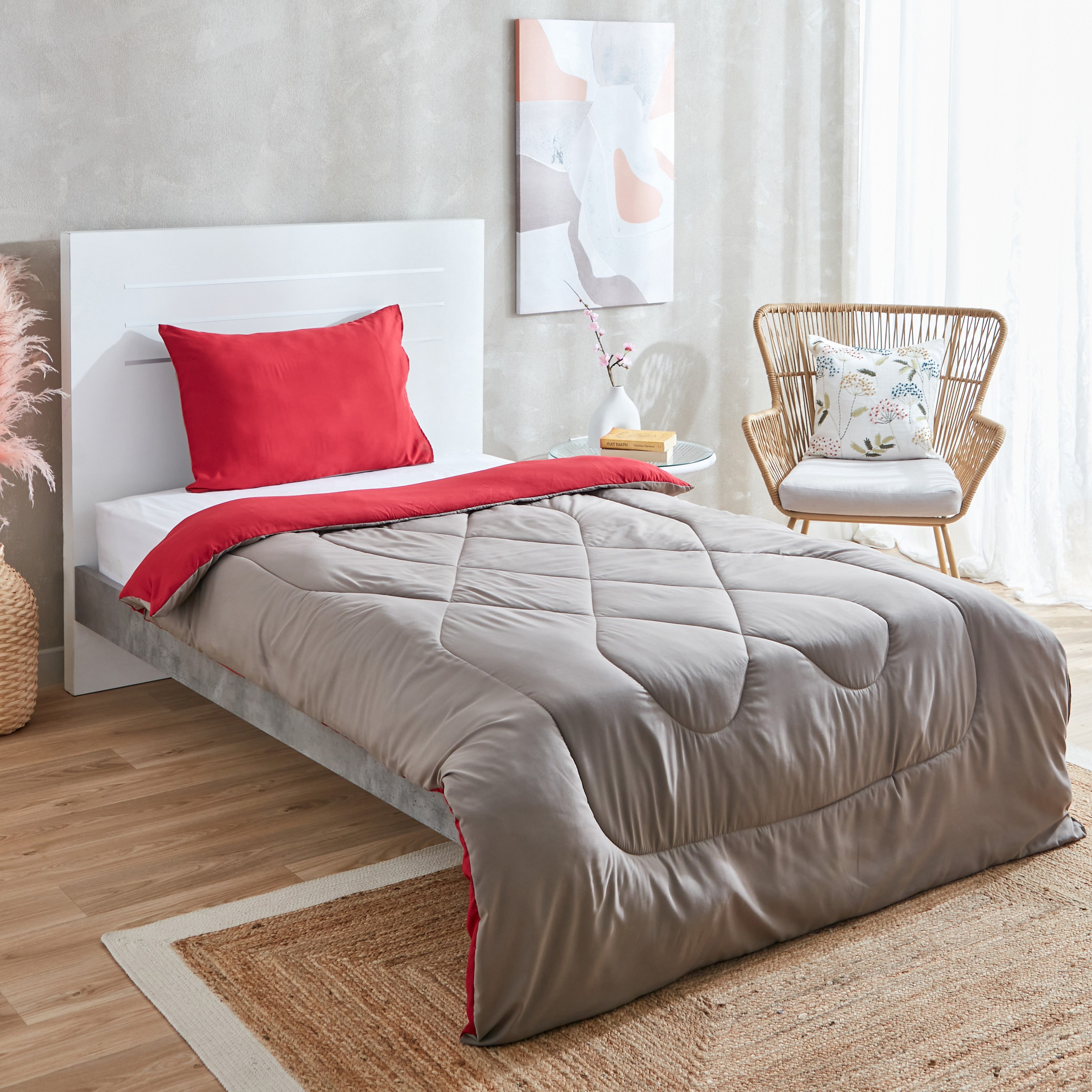 طقم لحاف مزدوج ألياف دقيقة يستخدم على الوجهين قطعتين من ديربي - 160x220 سم-hbxkidsandyouth-beddingandfurnishings-comfortersets-image-1