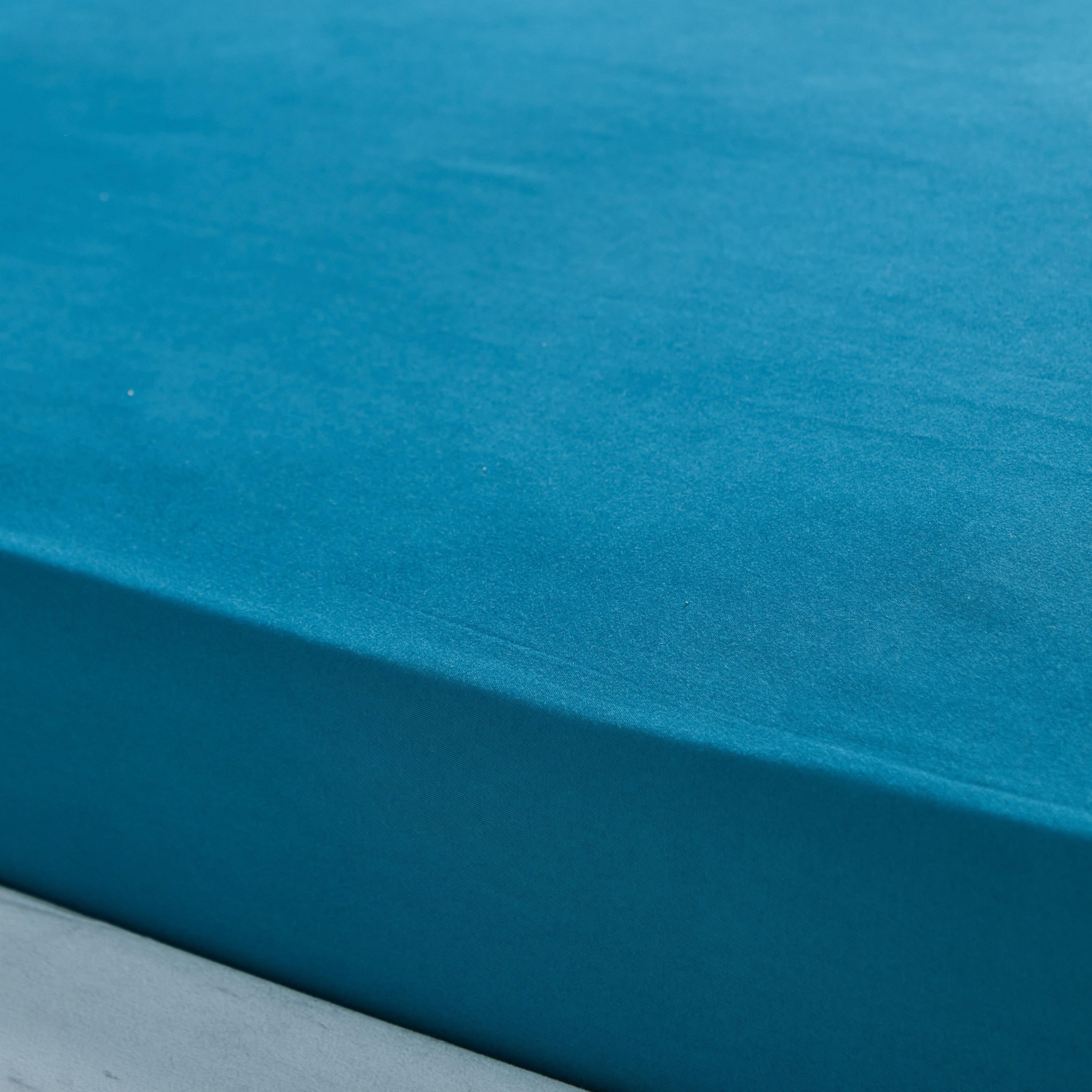 Derby Solid Queen Microfibre Fitted Sheet - 150x200+25 cm-hbxhomeware-hbxbedroom-image-5