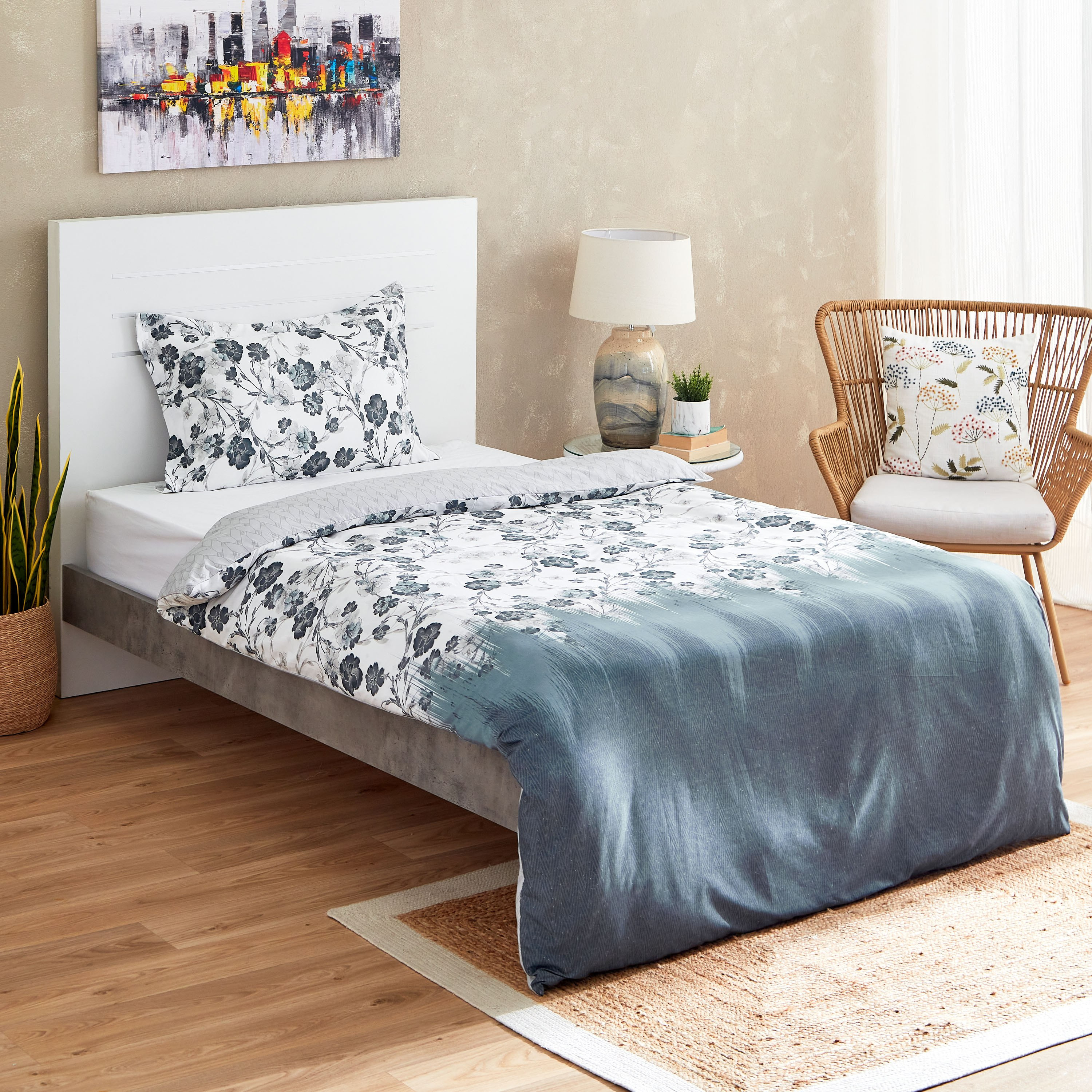 طقم غطاء لحاف فردي من الألياف الدقيقة قطعتين بطبعات من بوسي - 135x200 سم-hbxhomeware-hbxdecorandfurnishings-image-1