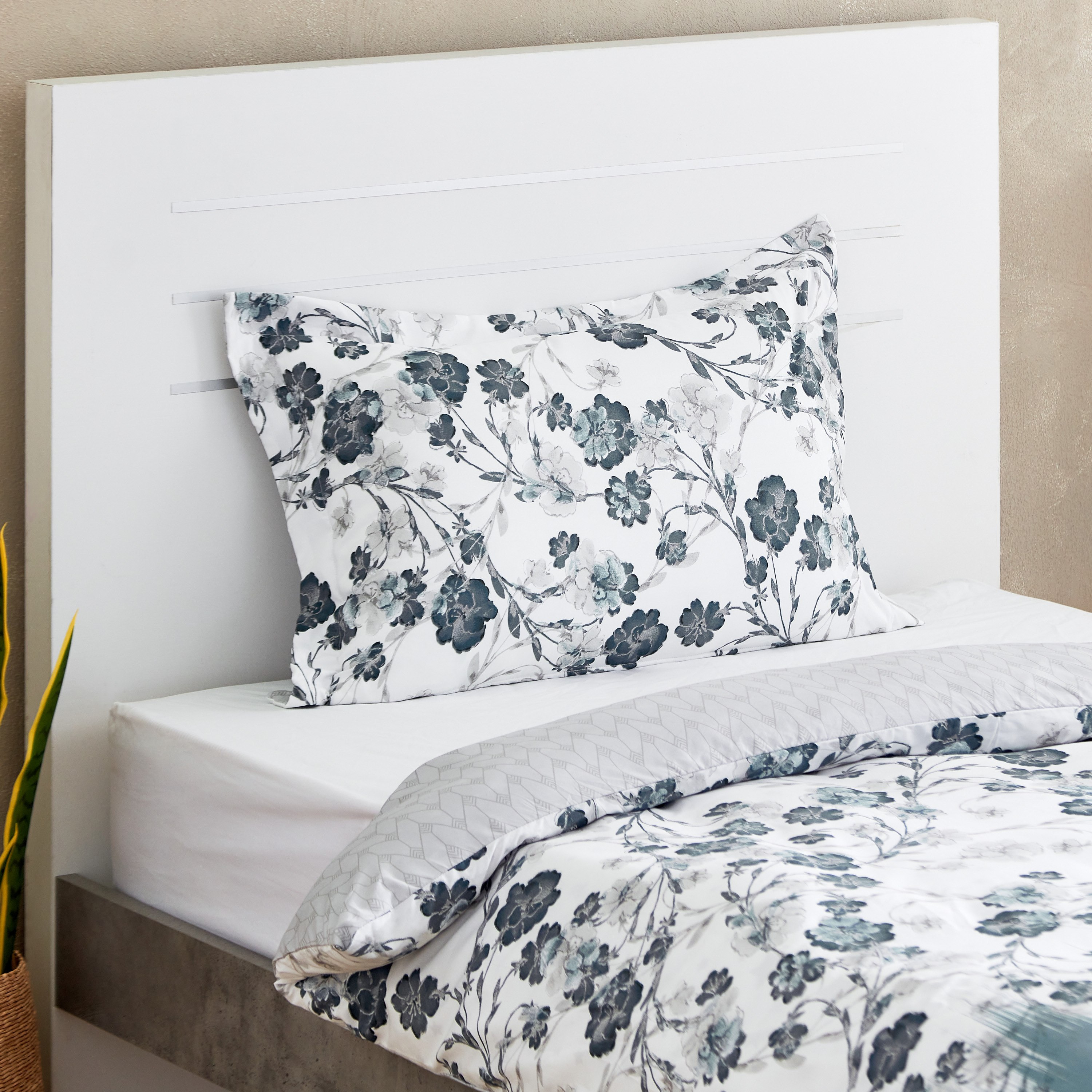 طقم غطاء لحاف فردي من الألياف الدقيقة قطعتين بطبعات من بوسي - 135x200 سم-hbxhomeware-hbxdecorandfurnishings-image-4