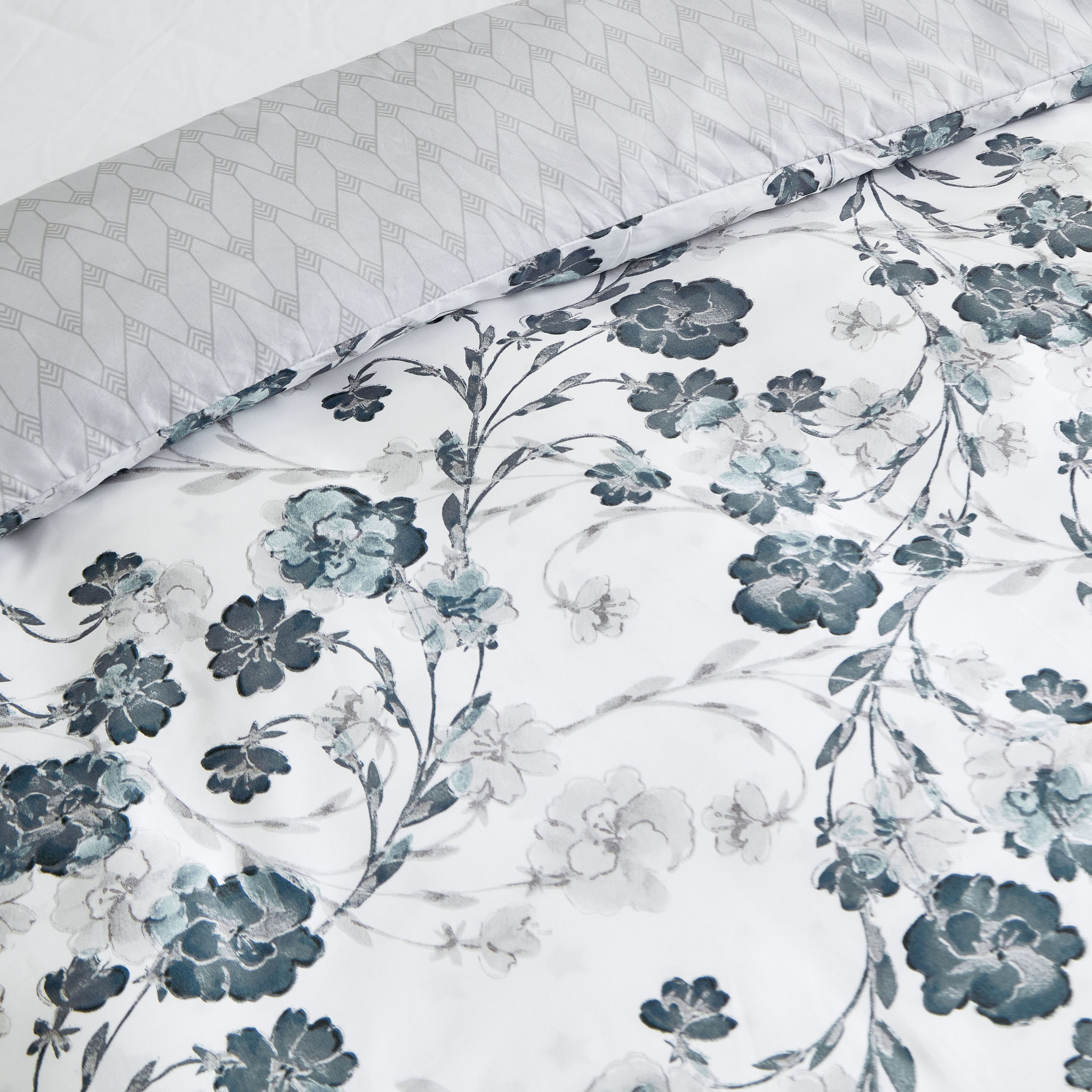 طقم غطاء لحاف فردي من الألياف الدقيقة قطعتين بطبعات من بوسي - 135x200 سم-hbxhomeware-hbxdecorandfurnishings-image-5