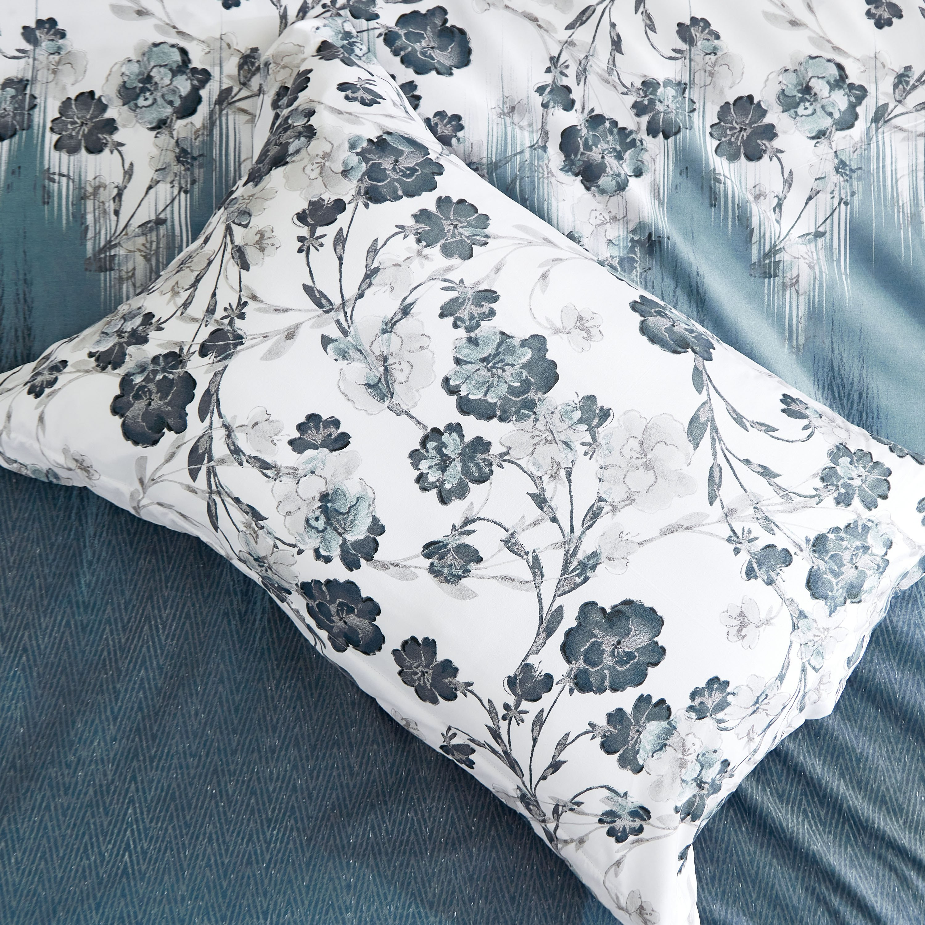 طقم غطاء لحاف فردي من الألياف الدقيقة قطعتين بطبعات من بوسي - 135x200 سم-hbxhomeware-hbxdecorandfurnishings-image-7