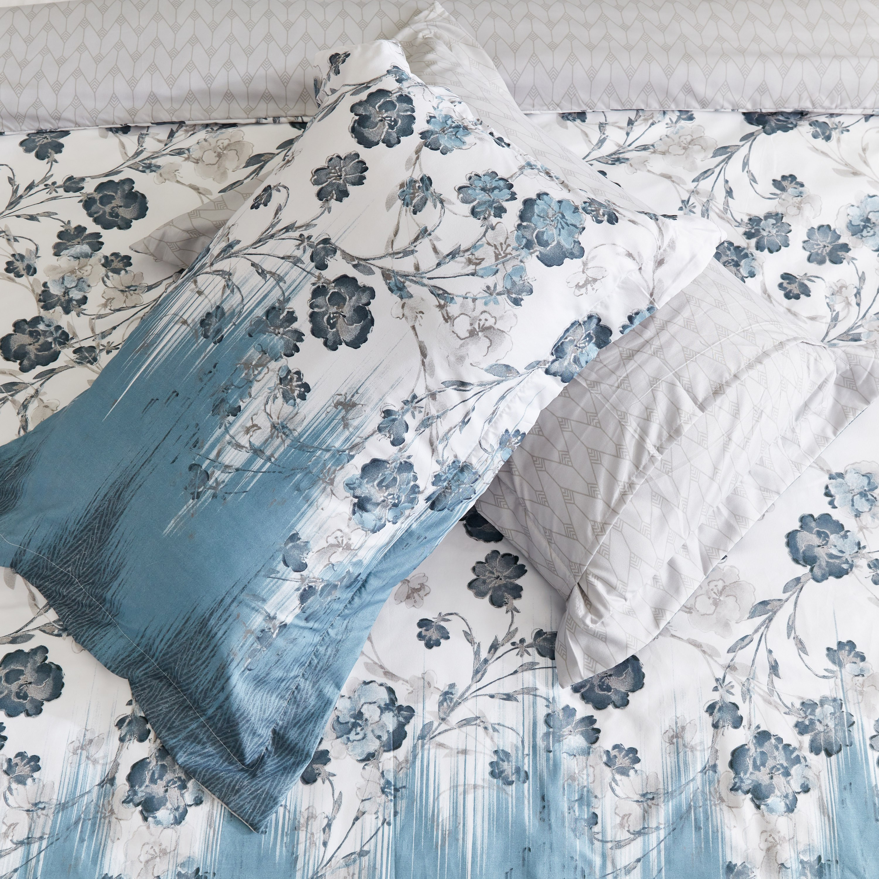 Posey 3-Piece Printed Microfiber Super King Duvet Cover Set - 220x240 cm-PROMO_HB_AE_B1G1_250925-image-5