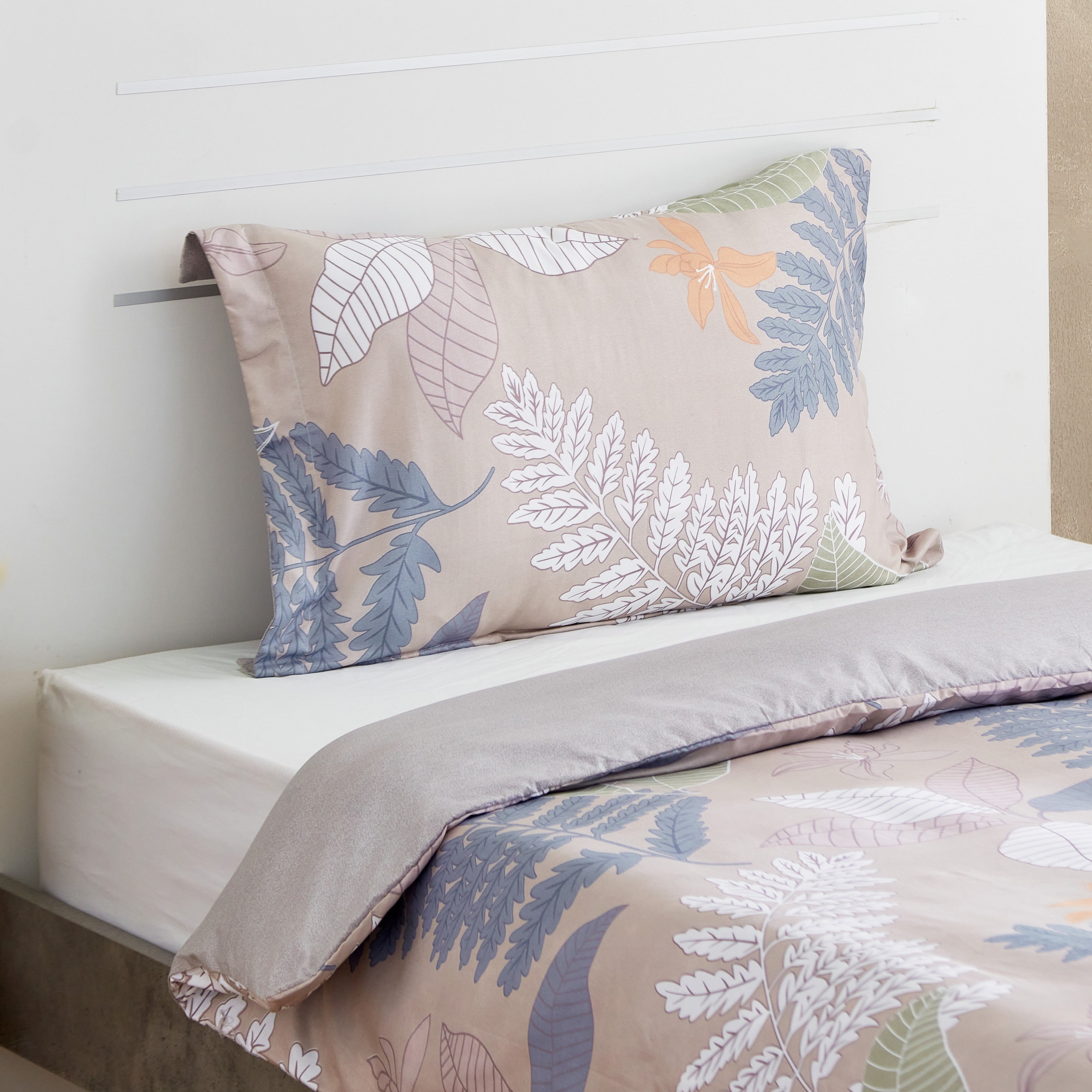 طقم غطاء لحاف فردي من الألياف الدقيقة قطعتين بطبعات من باسل - 135x200 سم-hbxhomeware-hbxdecorandfurnishings-image-4