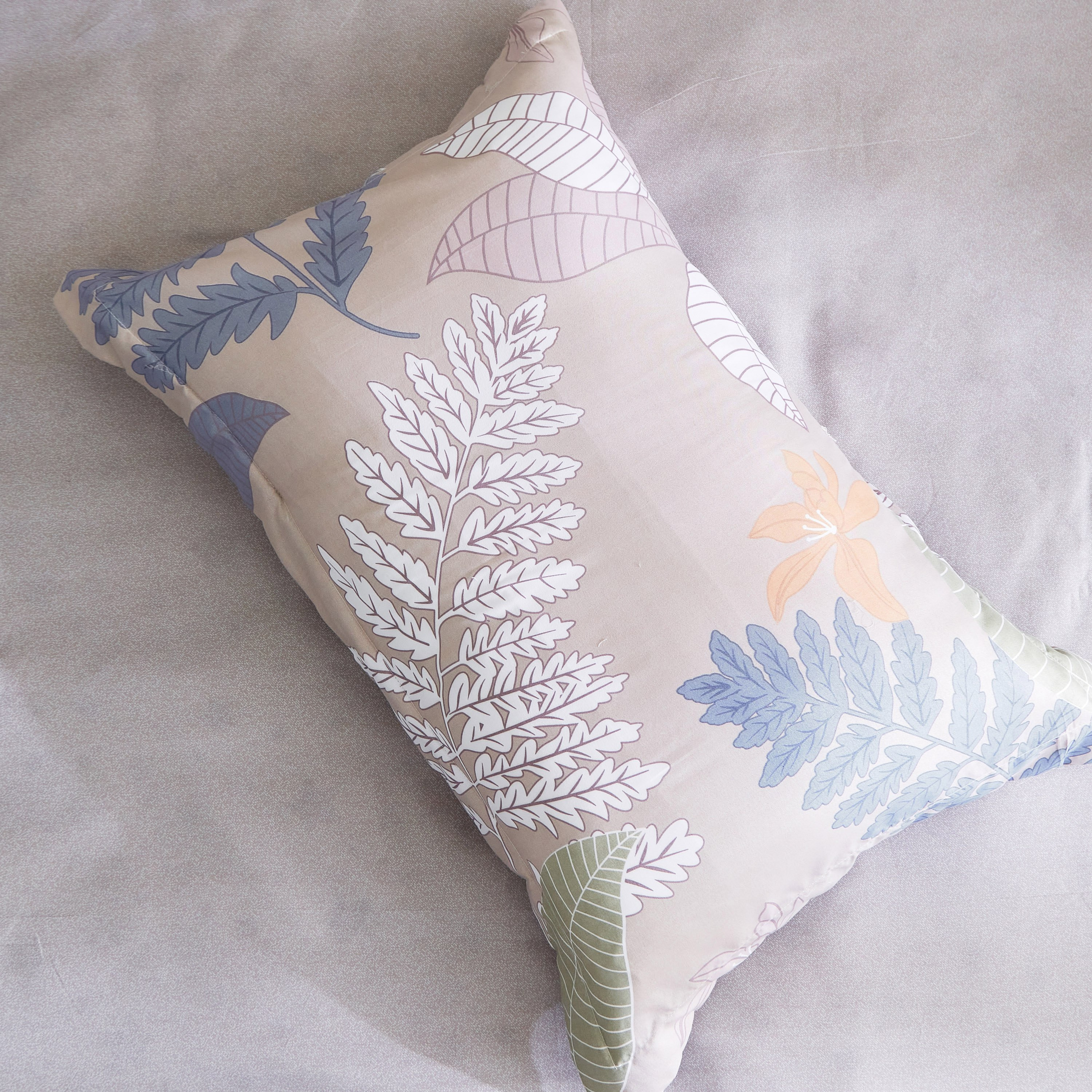 طقم غطاء لحاف فردي من الألياف الدقيقة قطعتين بطبعات من باسل - 135x200 سم-hbxhomeware-hbxdecorandfurnishings-image-7