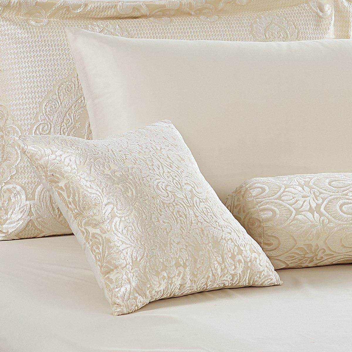 طقم لحاف جاكارد سوبر كينج 10 قطع شنيل من إيسلين - 240x240 سم-hbxhomeware-hbxdecorandfurnishings-image-5
