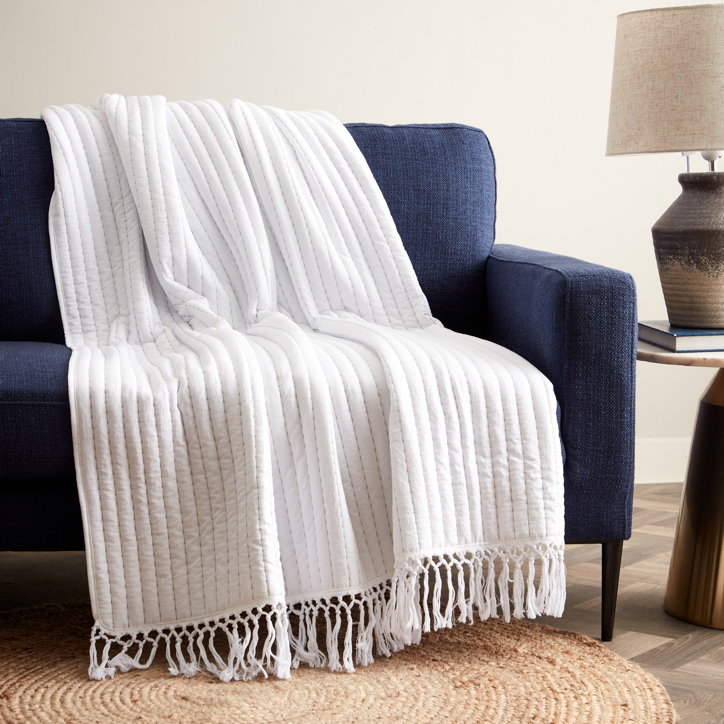 بطانية خفيفة مبطنة ألياف دقيقة بشرّابات من رين - 130x170 سم-hbxhomeware-hbxbedroom-image-1