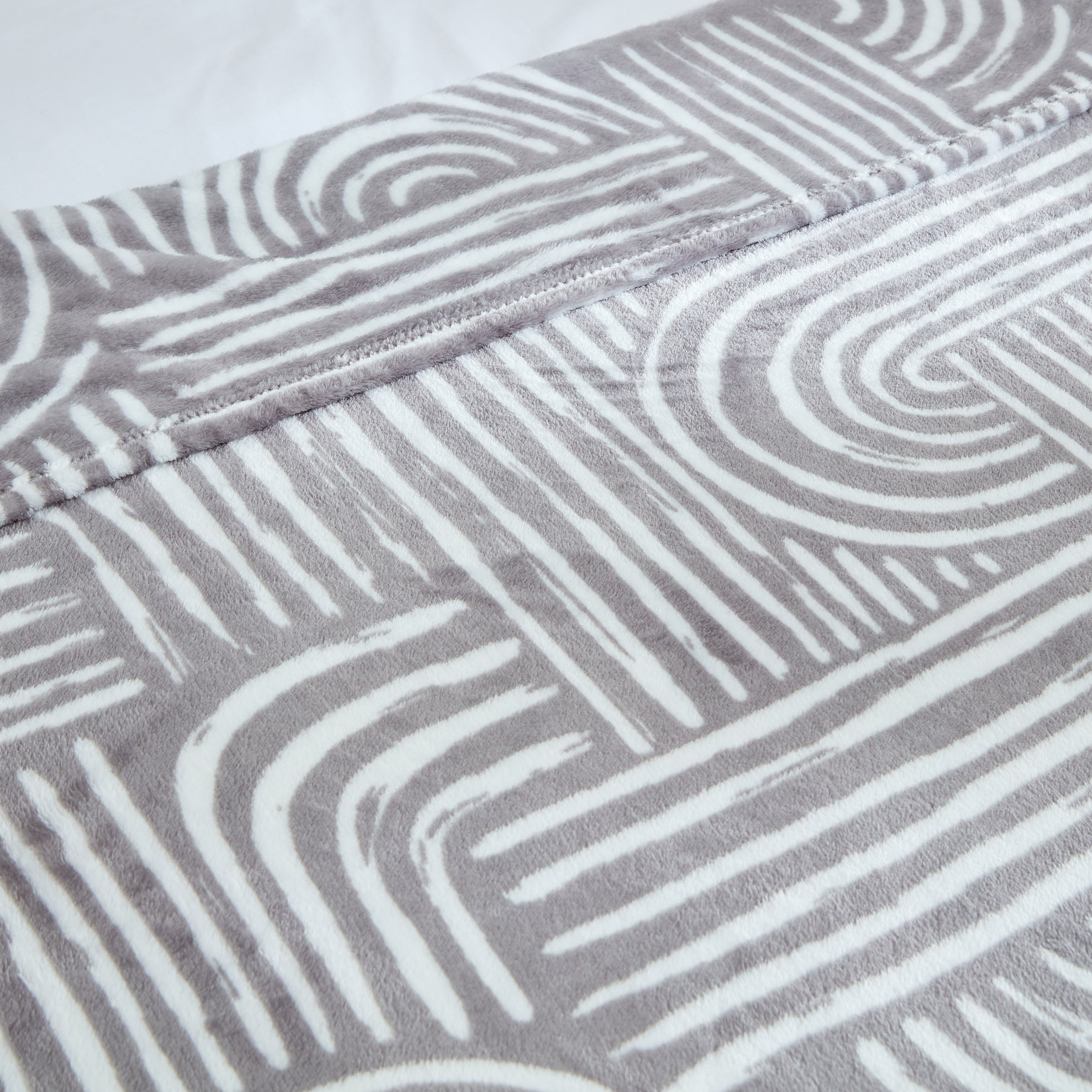 بطانية فلانيل مزدوجة من ماتريكس - 140x200 سم-hbxhomeware-hbxbedroom-image-3