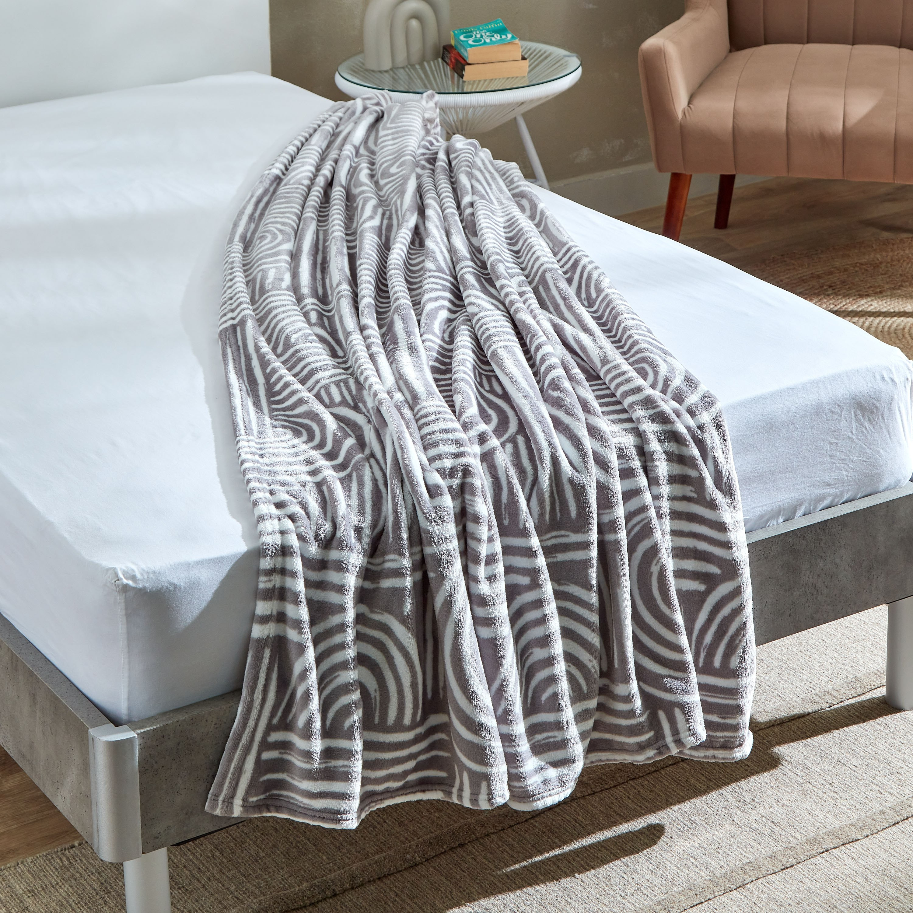 بطانية فلانيل مزدوجة من ماتريكس - 140x200 سم-hbxhomeware-hbxbedroom-image-4