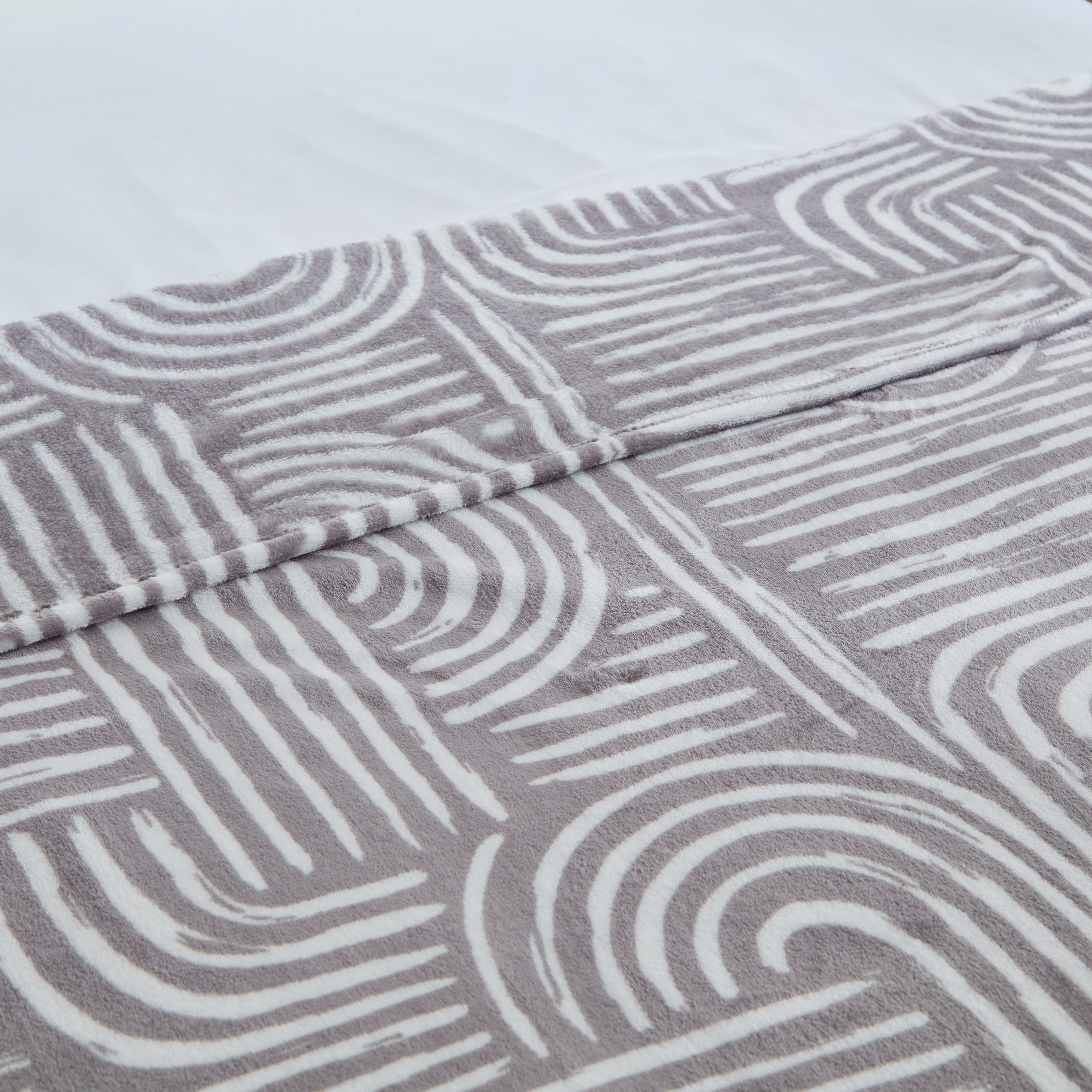 بطانية فلانيل كوين من ماتركيس - 200x220 سم-hbxhomeware-hbxbedroom-image-3