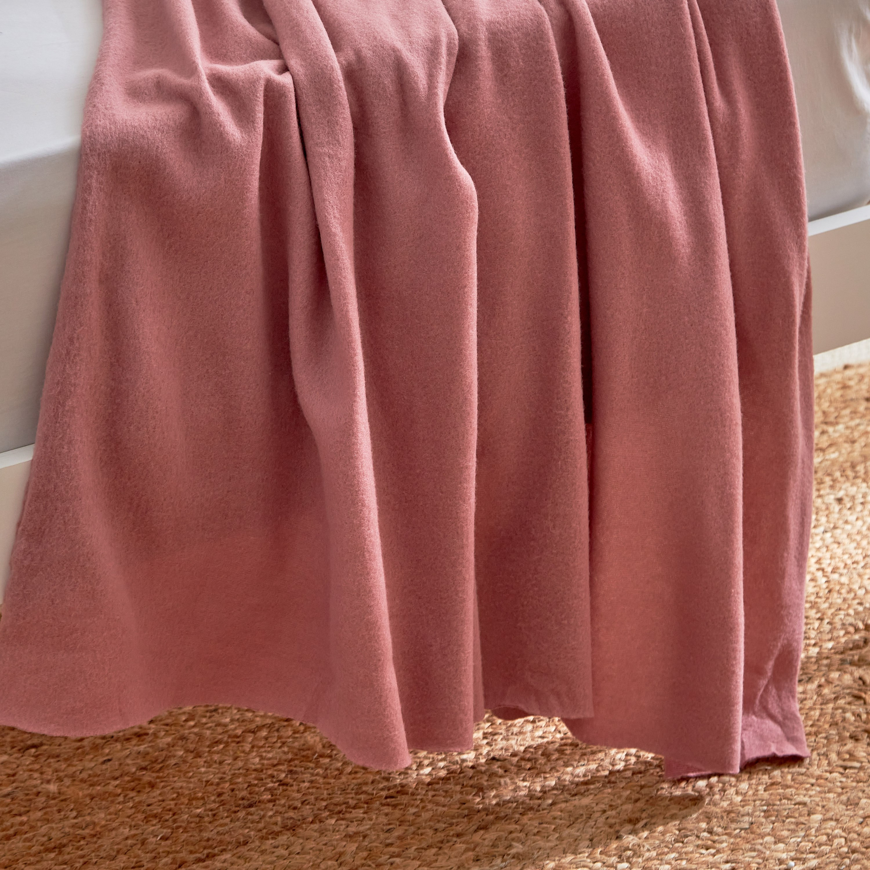 بطانية خفيفة صوف بولار من أتلانتا - 120x160 سم-hbxhomeware-hbxbedroom-image-5