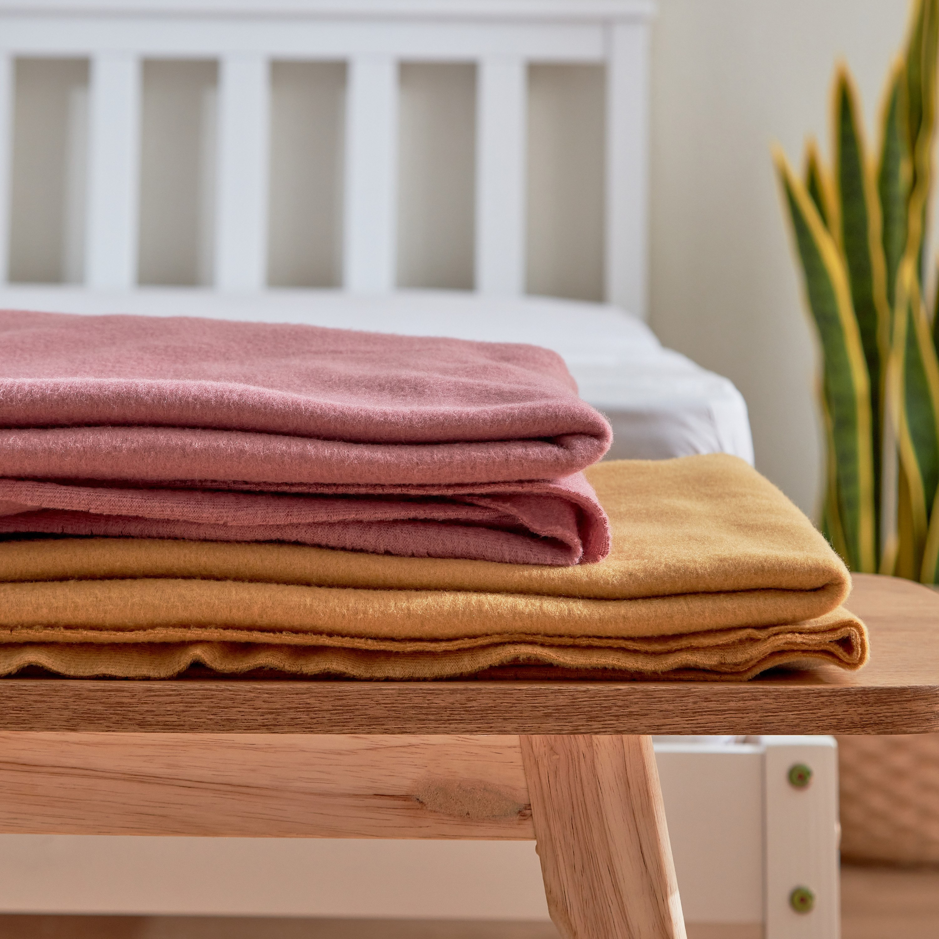 بطانية خفيفة صوف بولار من أتلانتا - 120x160 سم-hbxhomeware-hbxbedroom-image-7