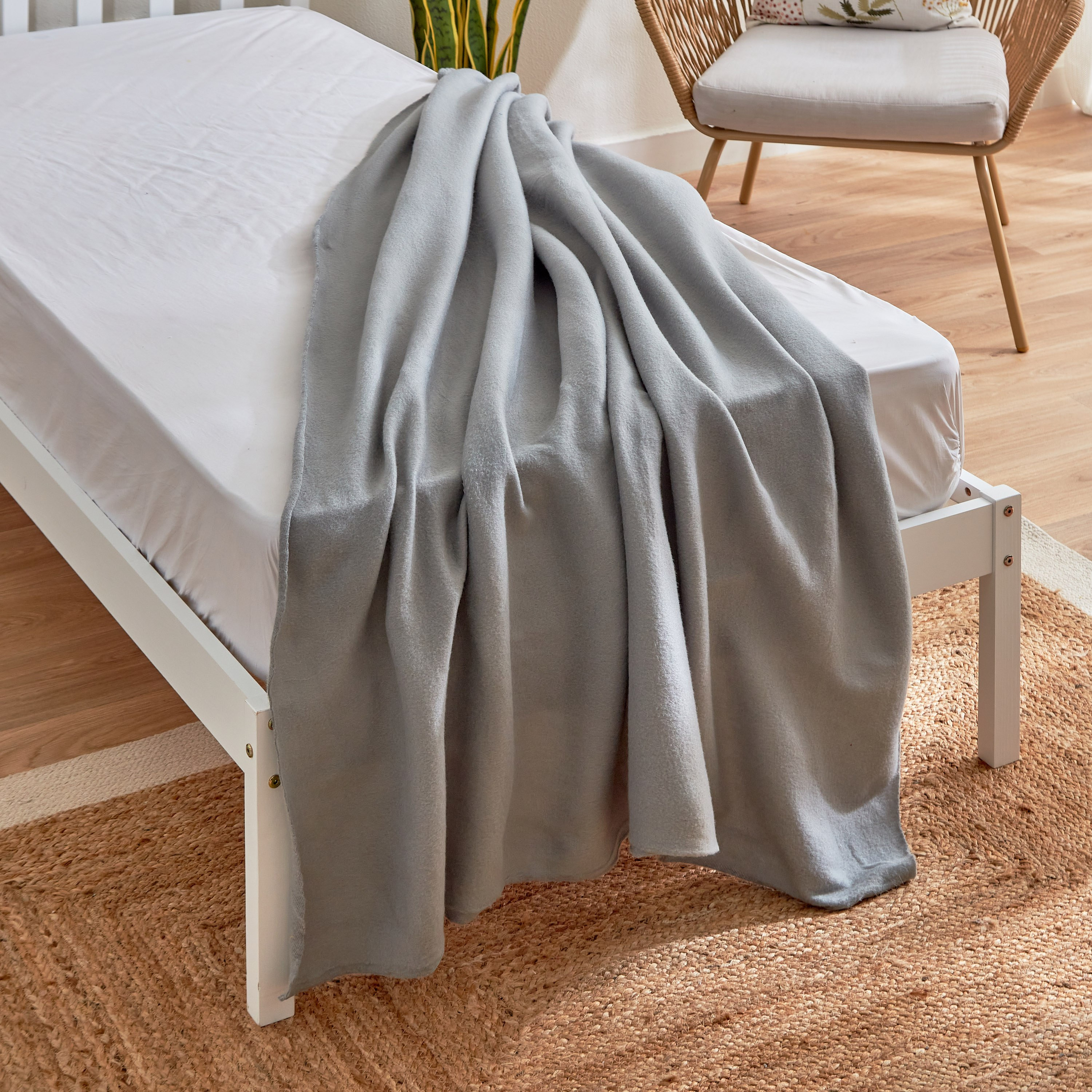 بطانية صوف بولار مزدوجة سادة من أتلانتا - 150x200 سم-hbxhomeware-hbxbedroom-image-3