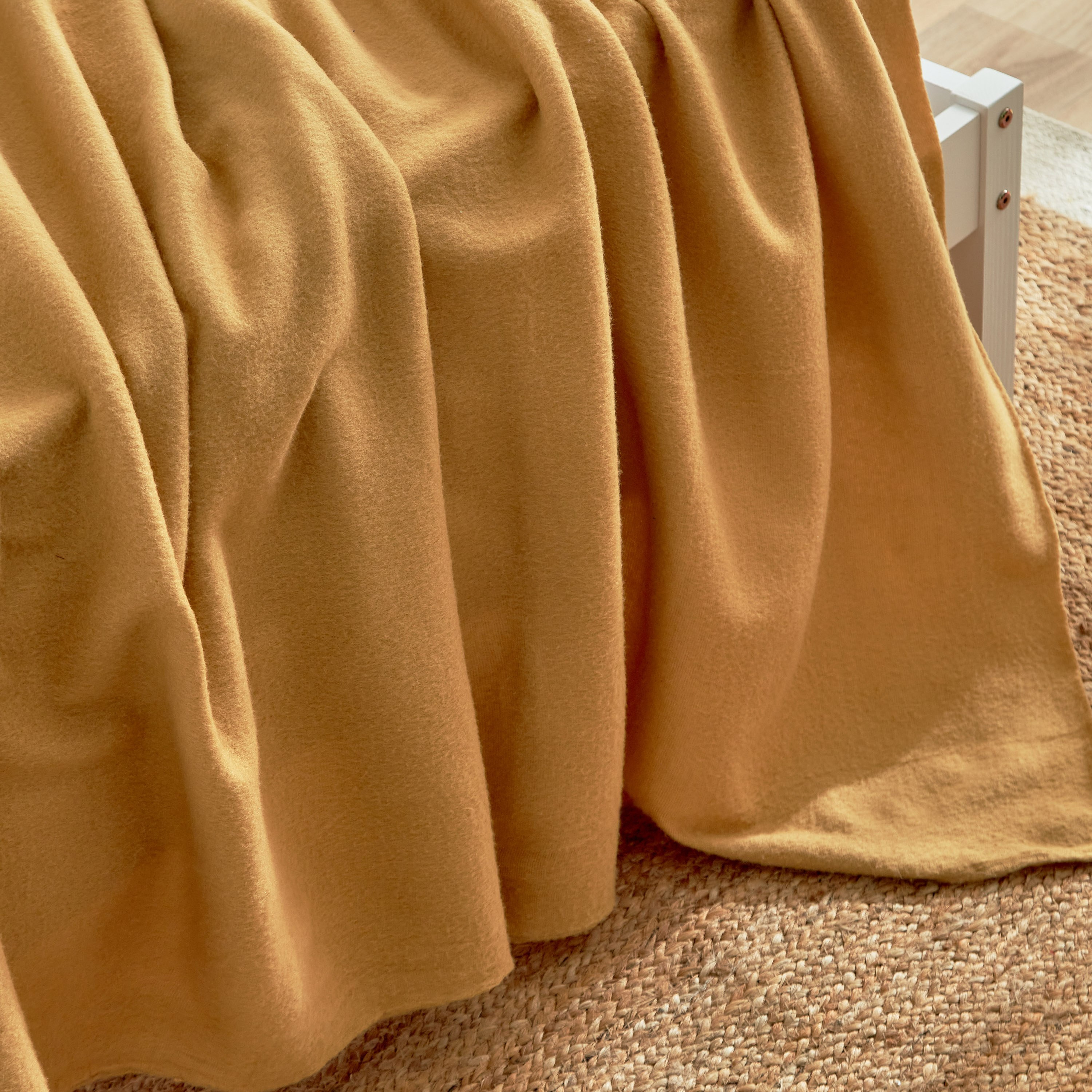 بطانية صوف بولار مزدوجة سادة من أتلانتا - 150x200 سم-hbxhomeware-hbxbedroom-image-5