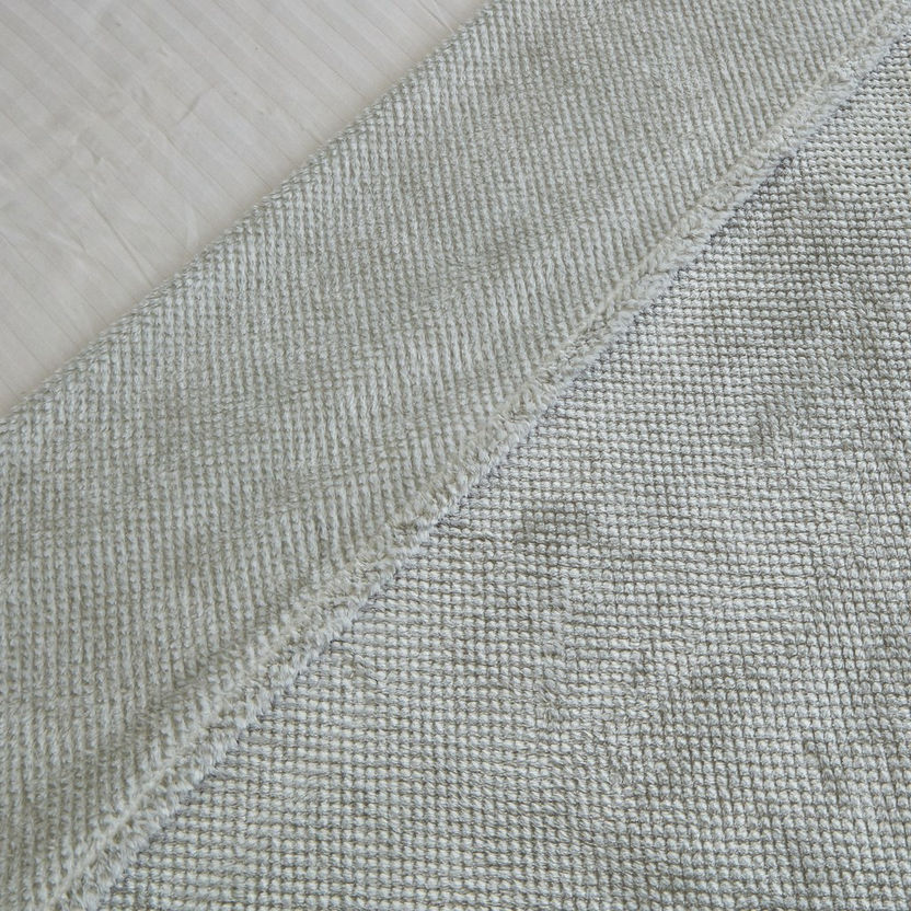 Janara Mini Triangle Twin Blanket - 150x220 cm-Blankets-image-2