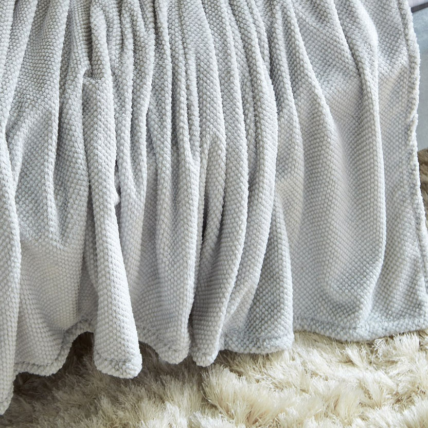 Janara Mini Triangle Twin Blanket - 150x220 cm-Blankets-image-4