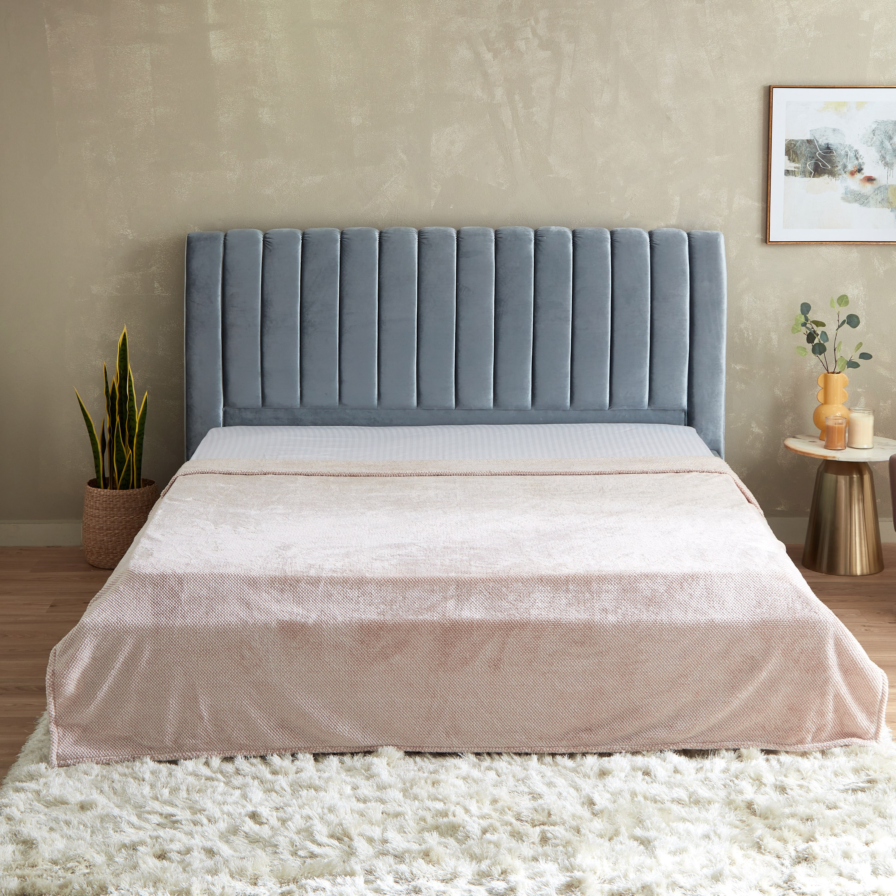 بطانية كوين بتصميم مثلثات صغيرة من جانارا - 200x220 سم-hbxhomeware-hbxbedroom-image-2