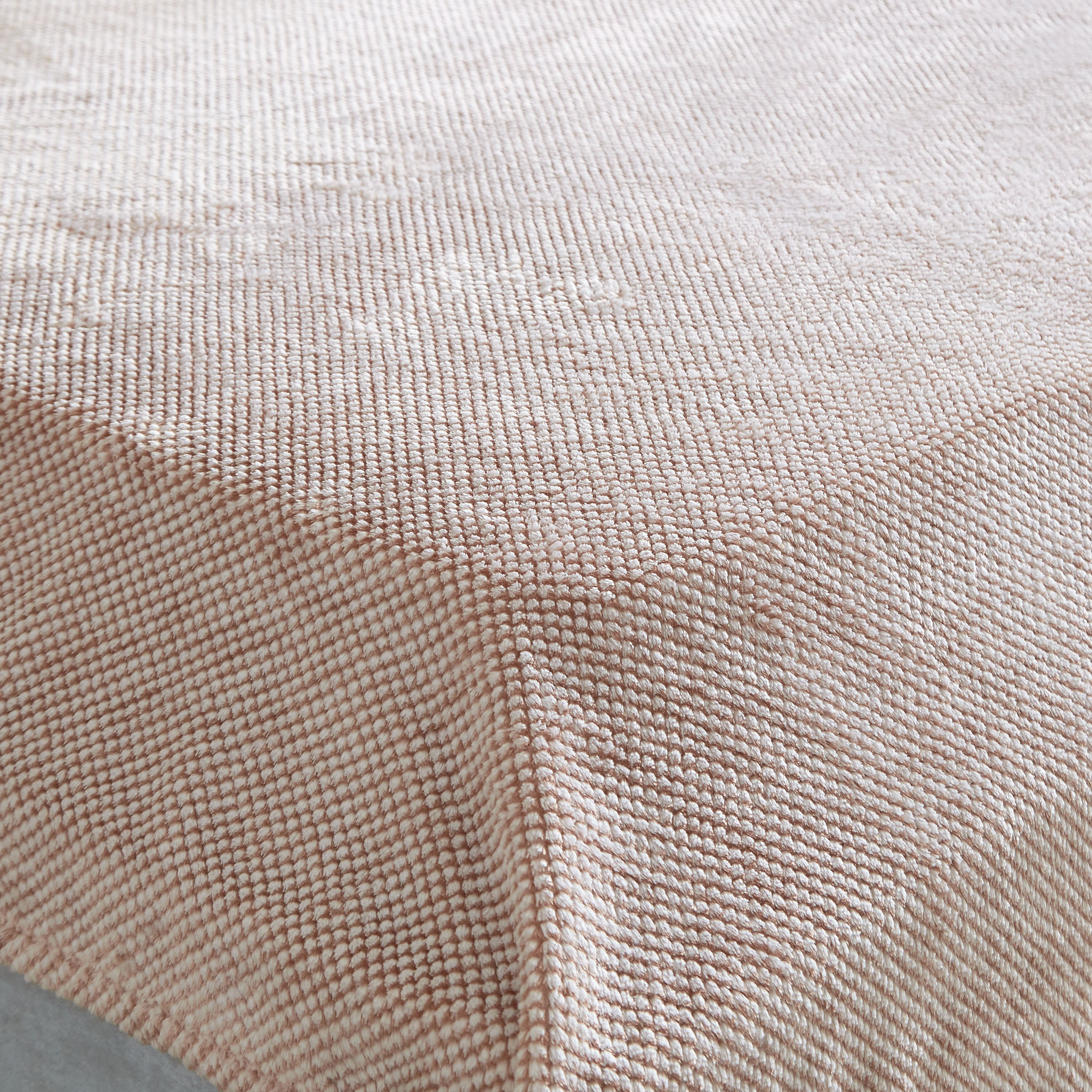 بطانية كوين بتصميم مثلثات صغيرة من جانارا - 200x220 سم-hbxhomeware-hbxbedroom-image-3