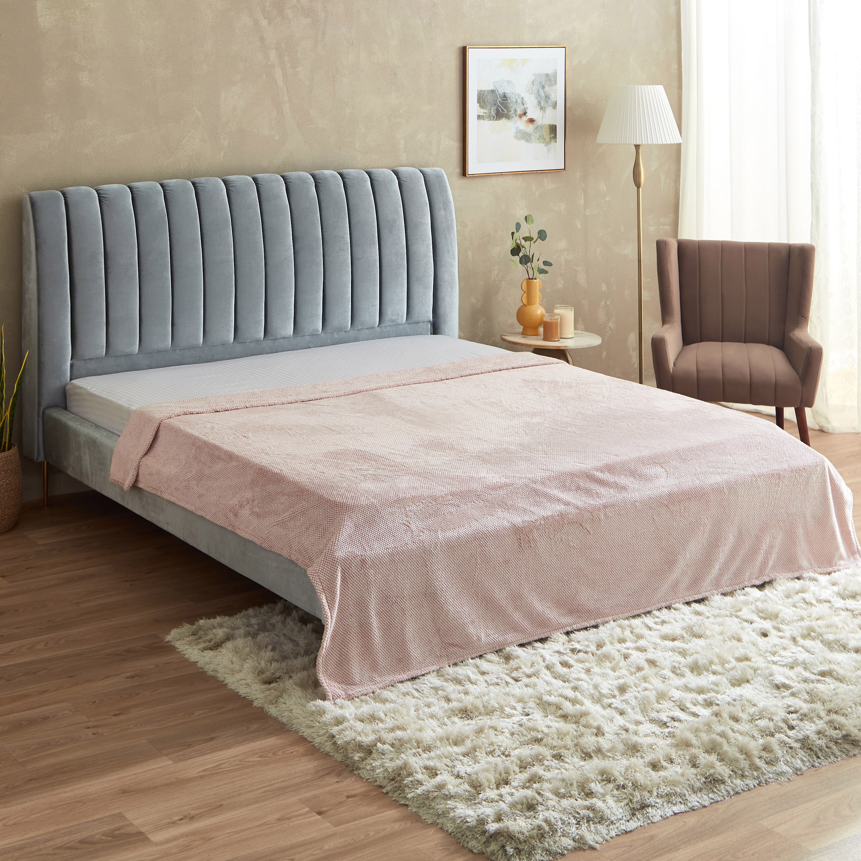بطانية مزدوجة بتصميم مثلثات صغيرة من جانارا - 150x220 سم-hbxhomeware-hbxbedroom-image-1